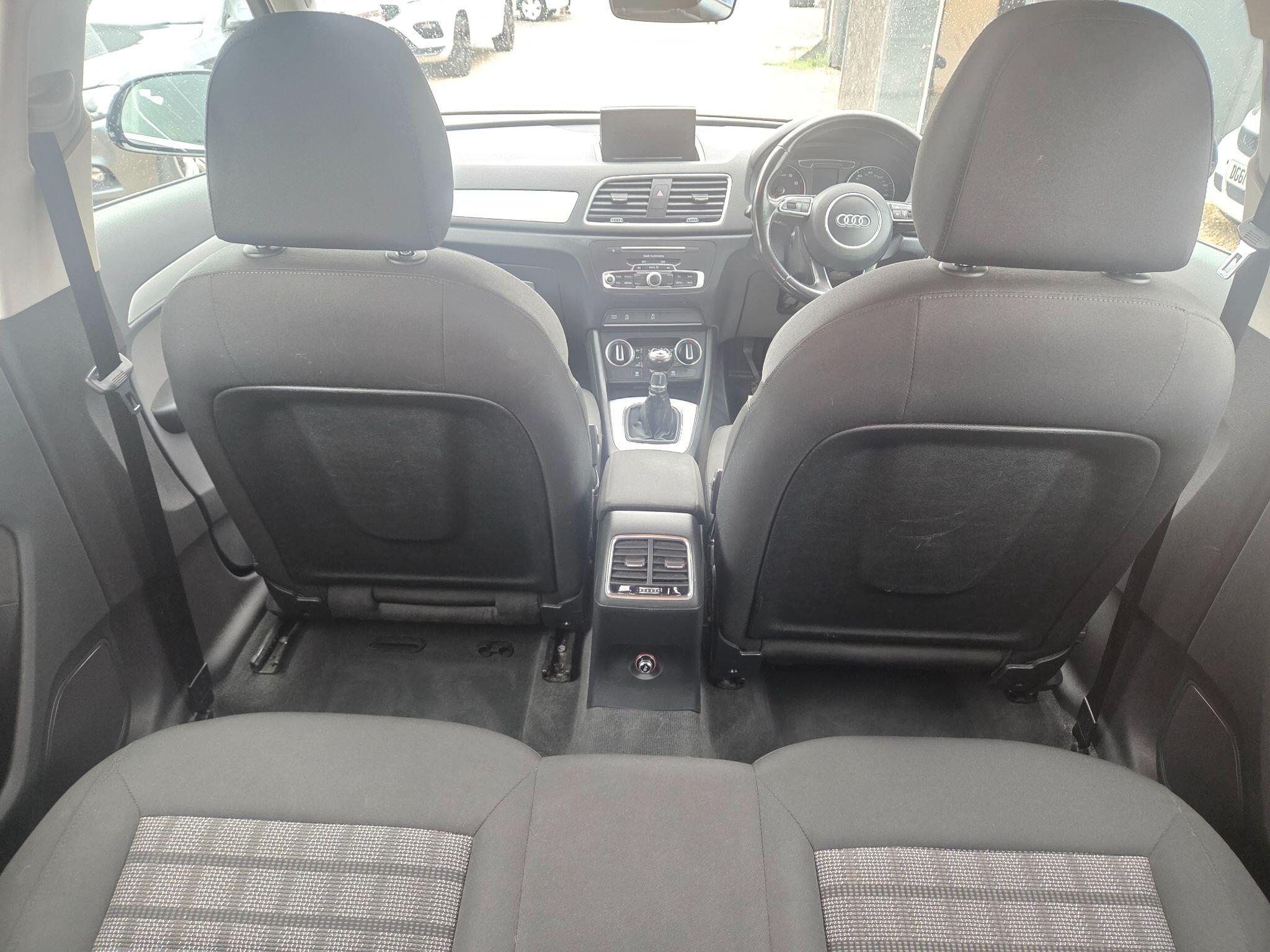 Audi Q3 view 63