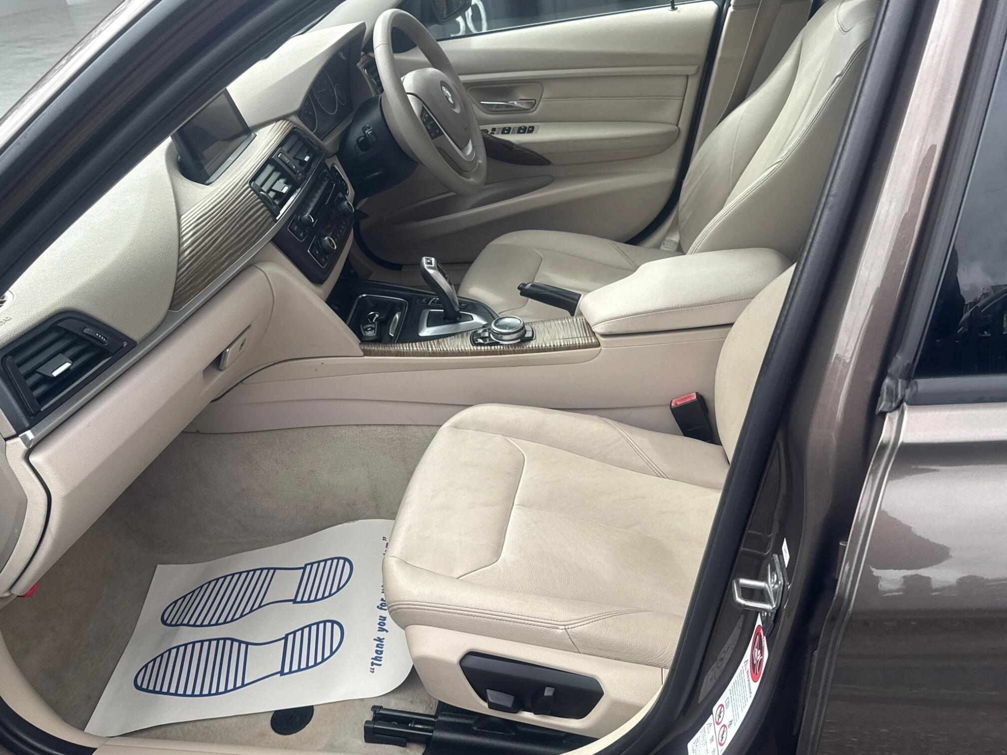 BMW 3 Series view 31