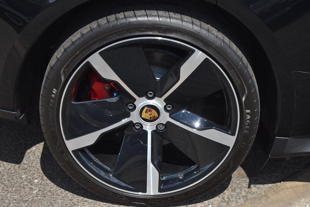 Porsche Taycan view 80