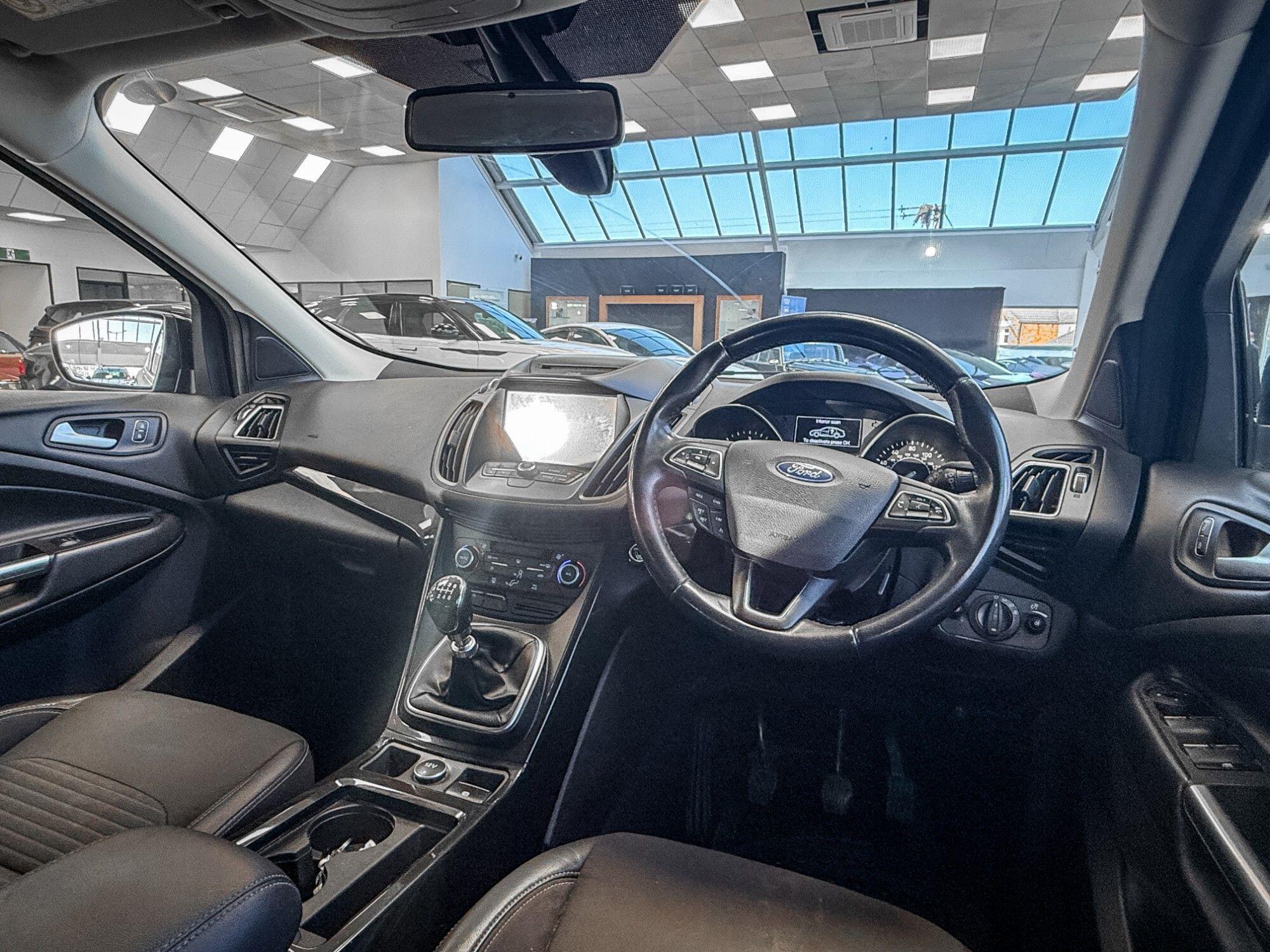 Ford Kuga view 3