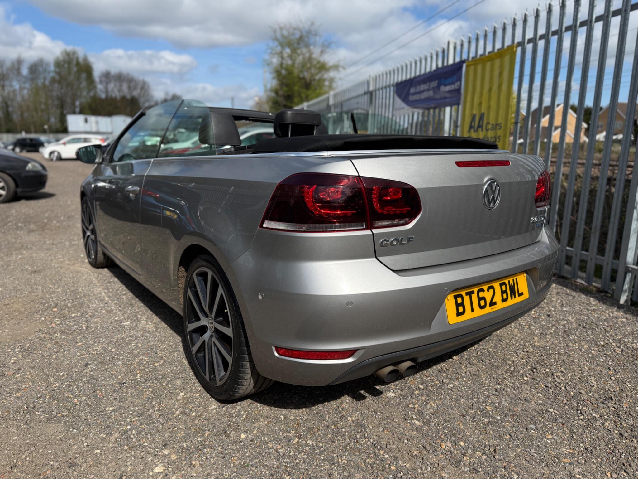 2012 Volkswagen Golf image 6