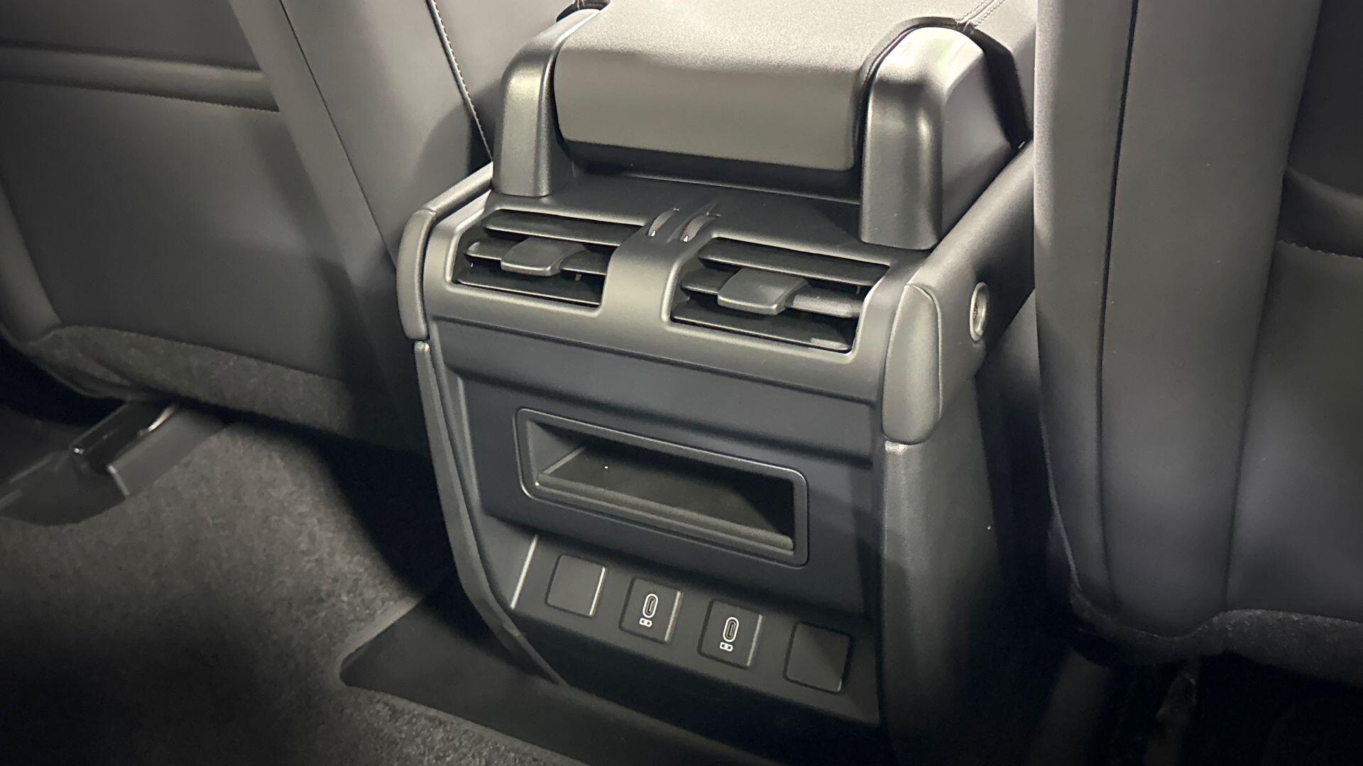 Land Rover Defender view 18