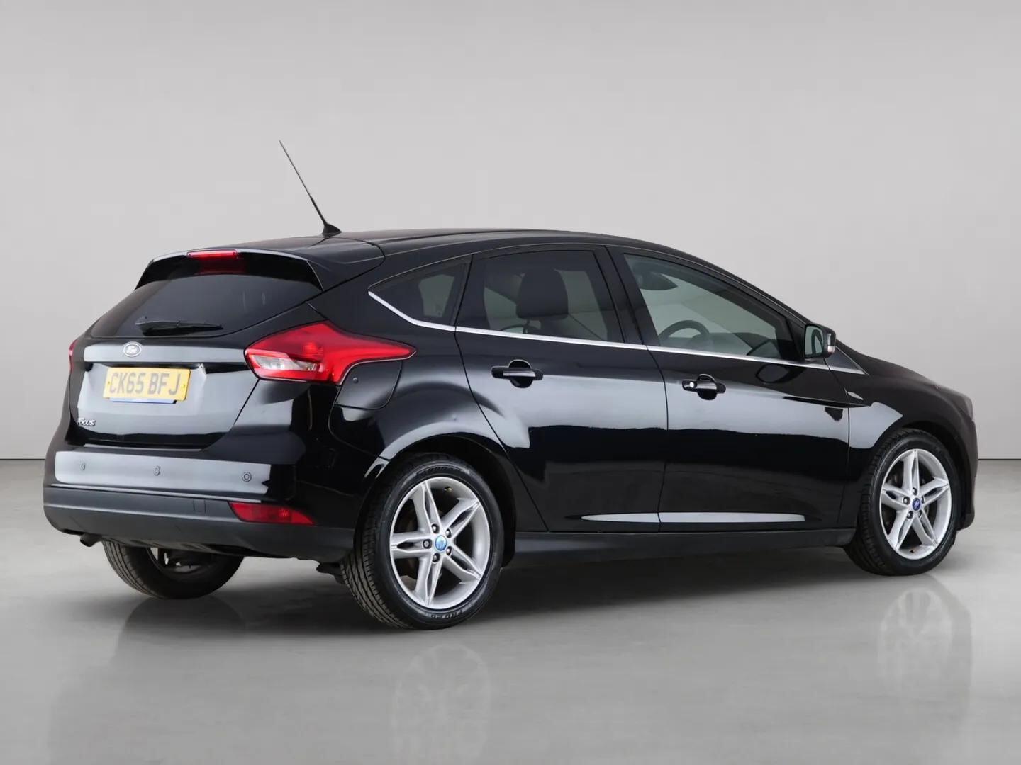 Ford Focus view 5