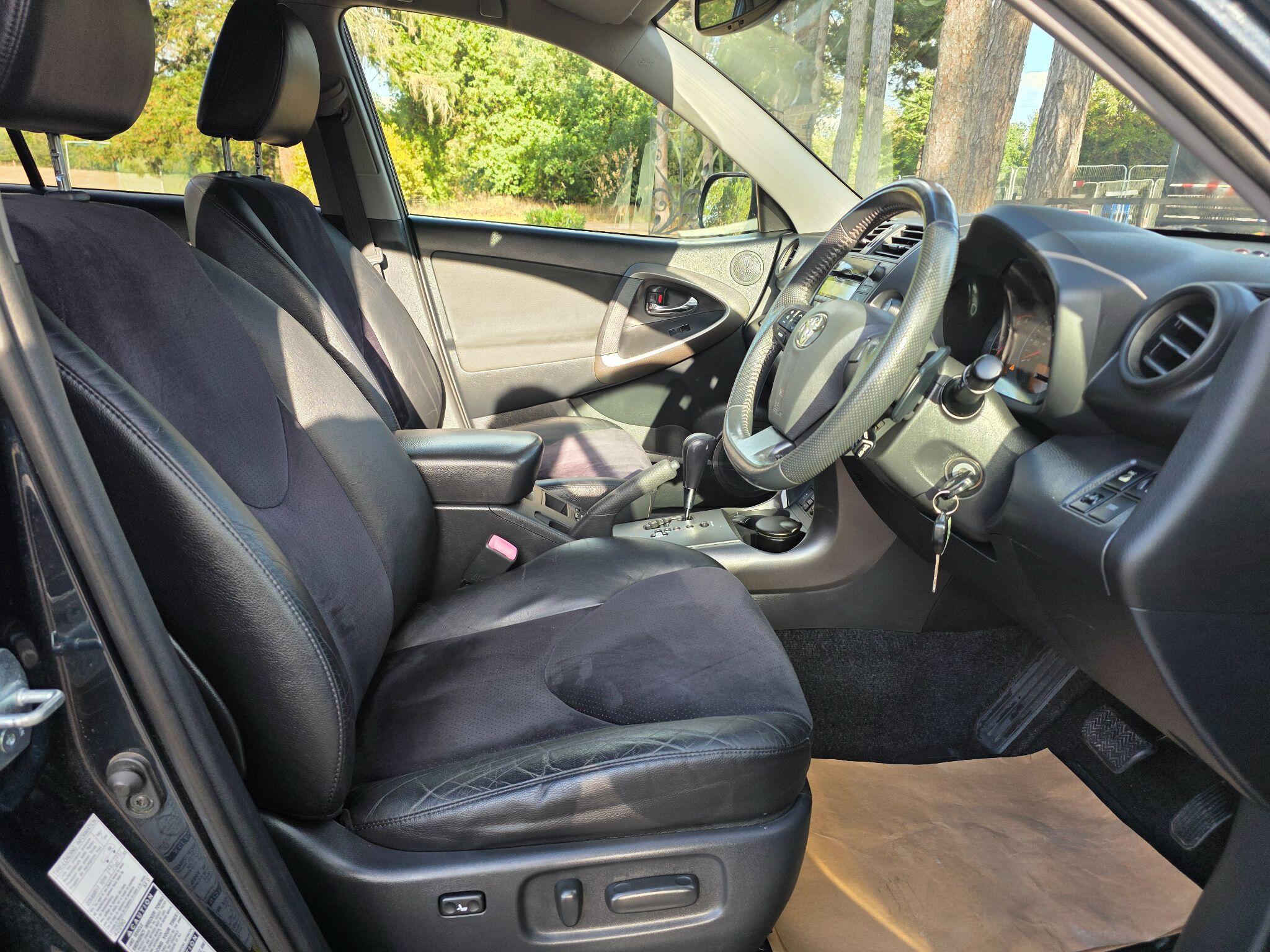 Toyota RAV4 view 28