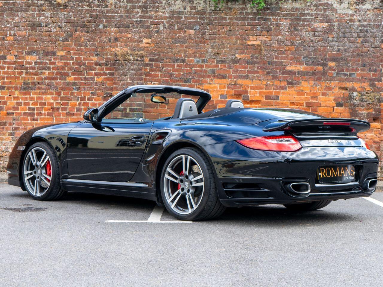 Porsche 911 view 3