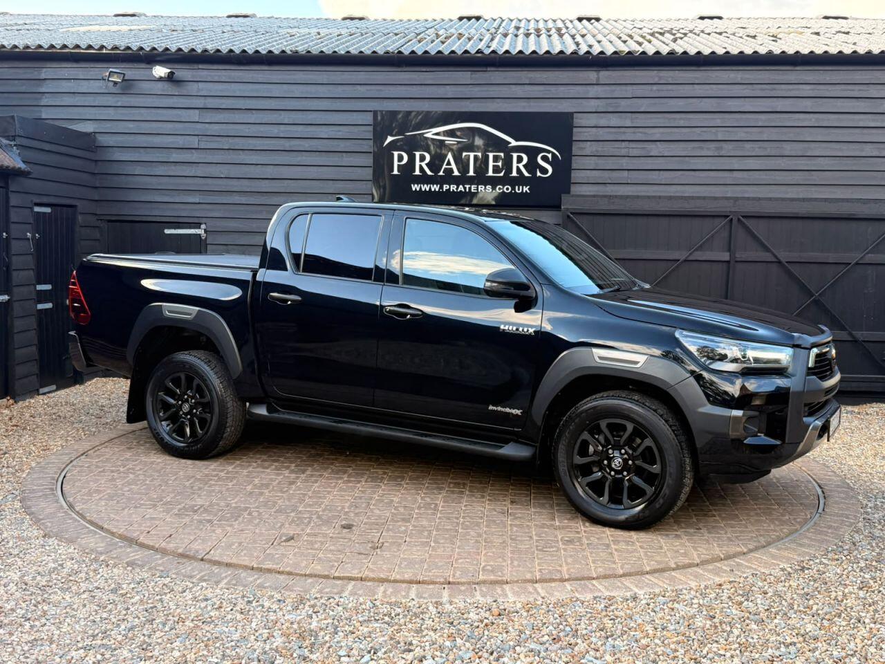 Toyota Hilux view 23