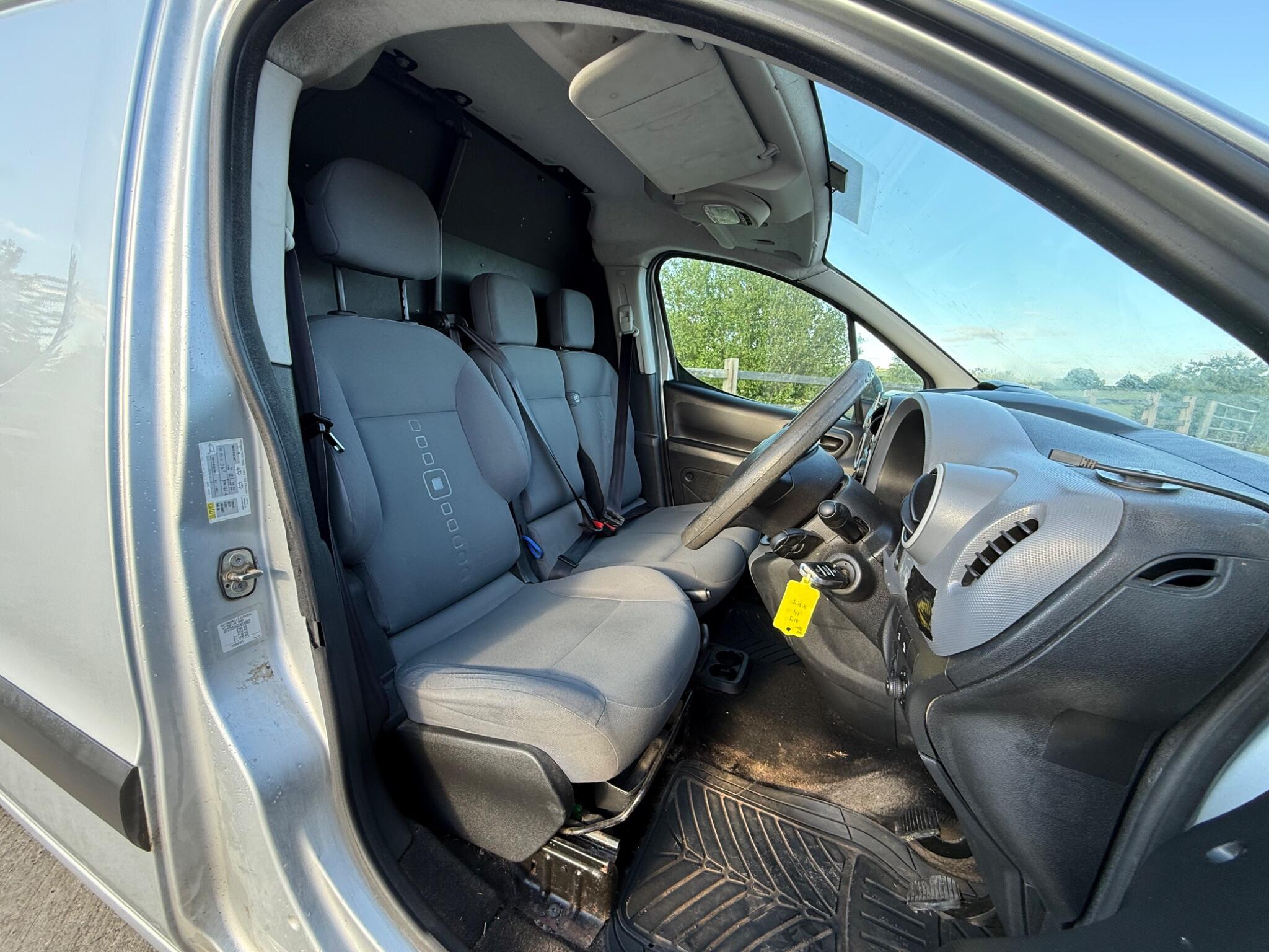 Citroen Berlingo 1.6 HDi 850 Enterprise L1 5dr — photo 31 of 92