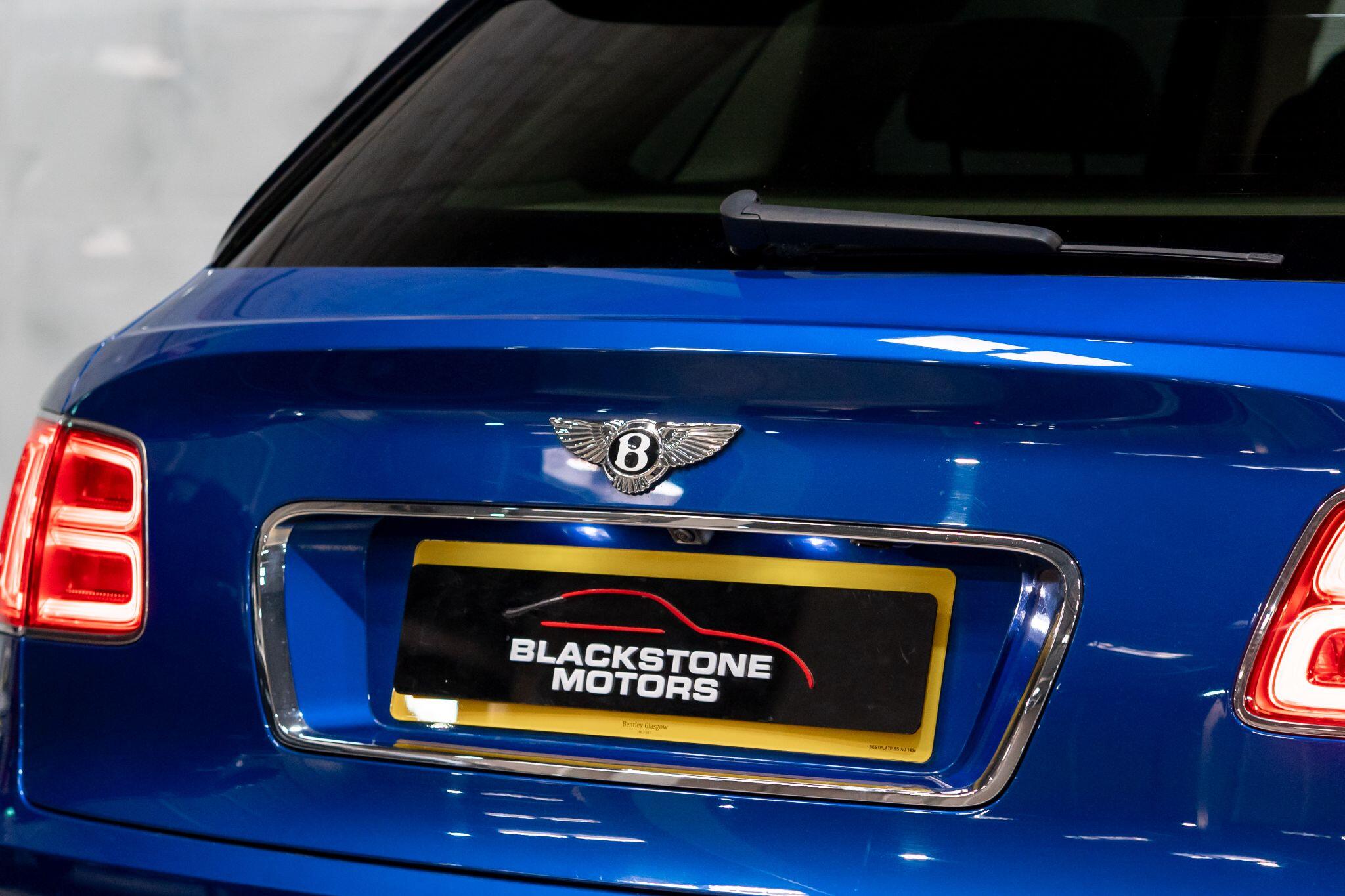 Bentley Bentayga view 44