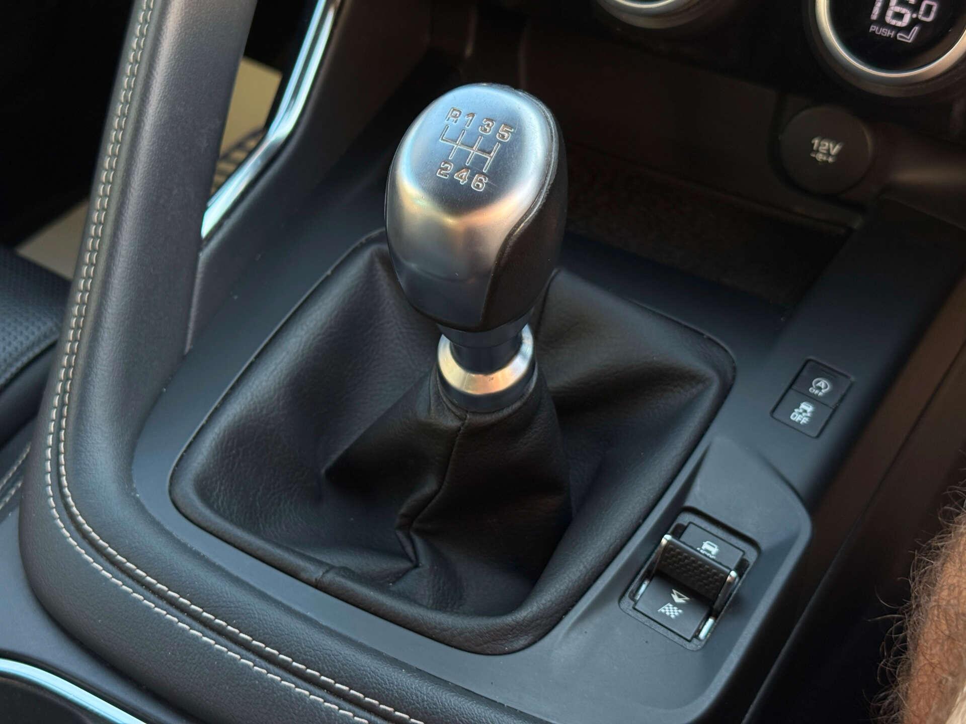 Jaguar E-Pace view 60