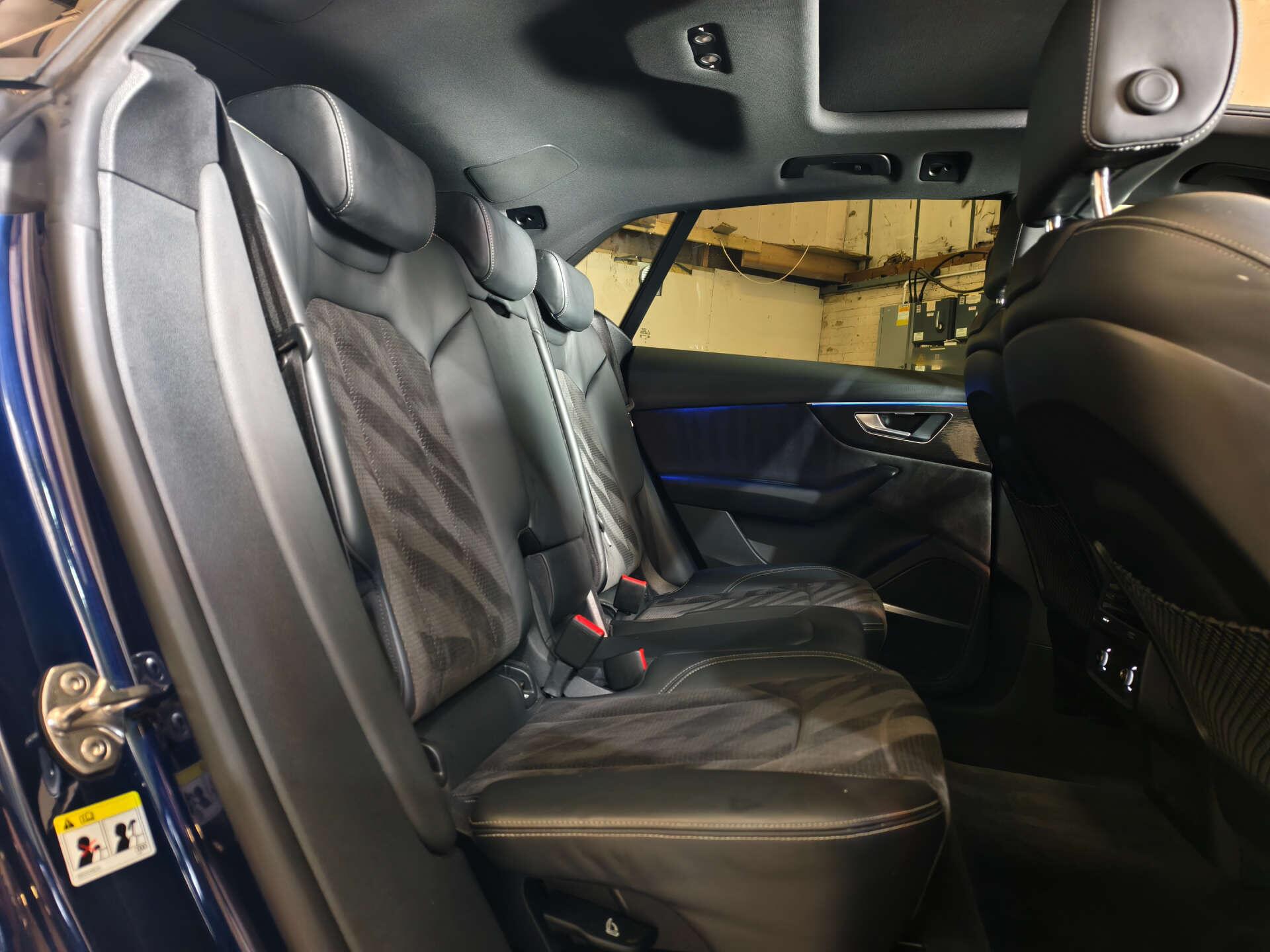 Audi Q8 view 16