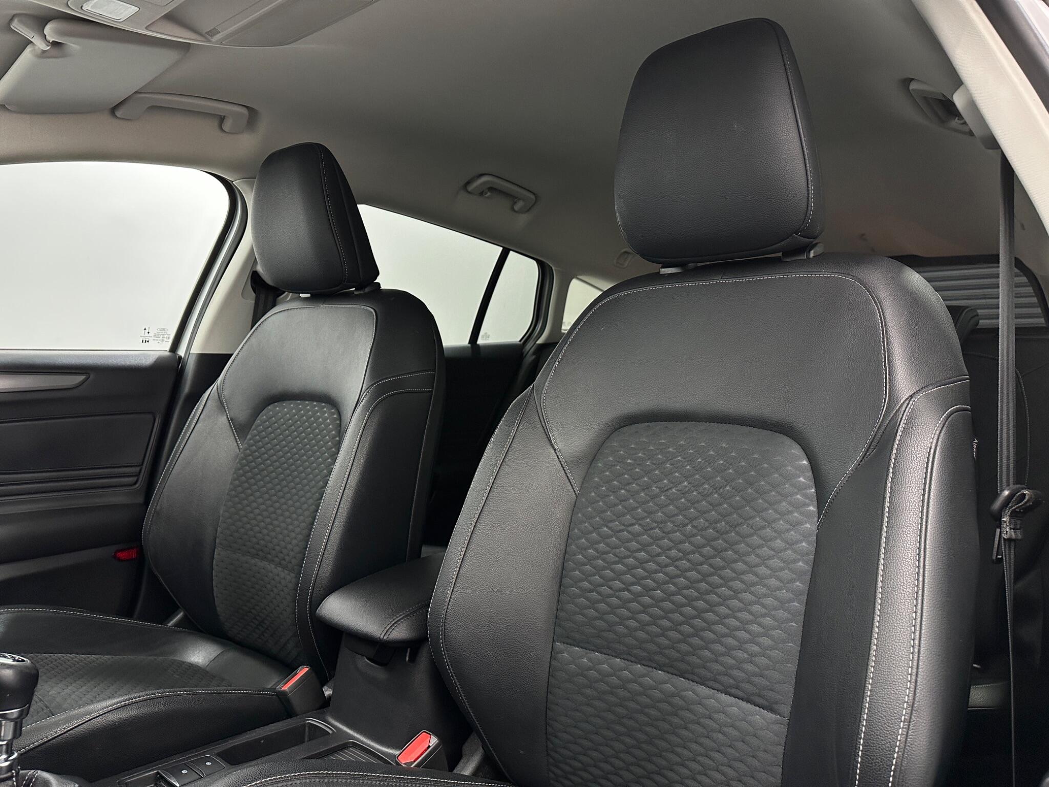 Ford Focus view 35