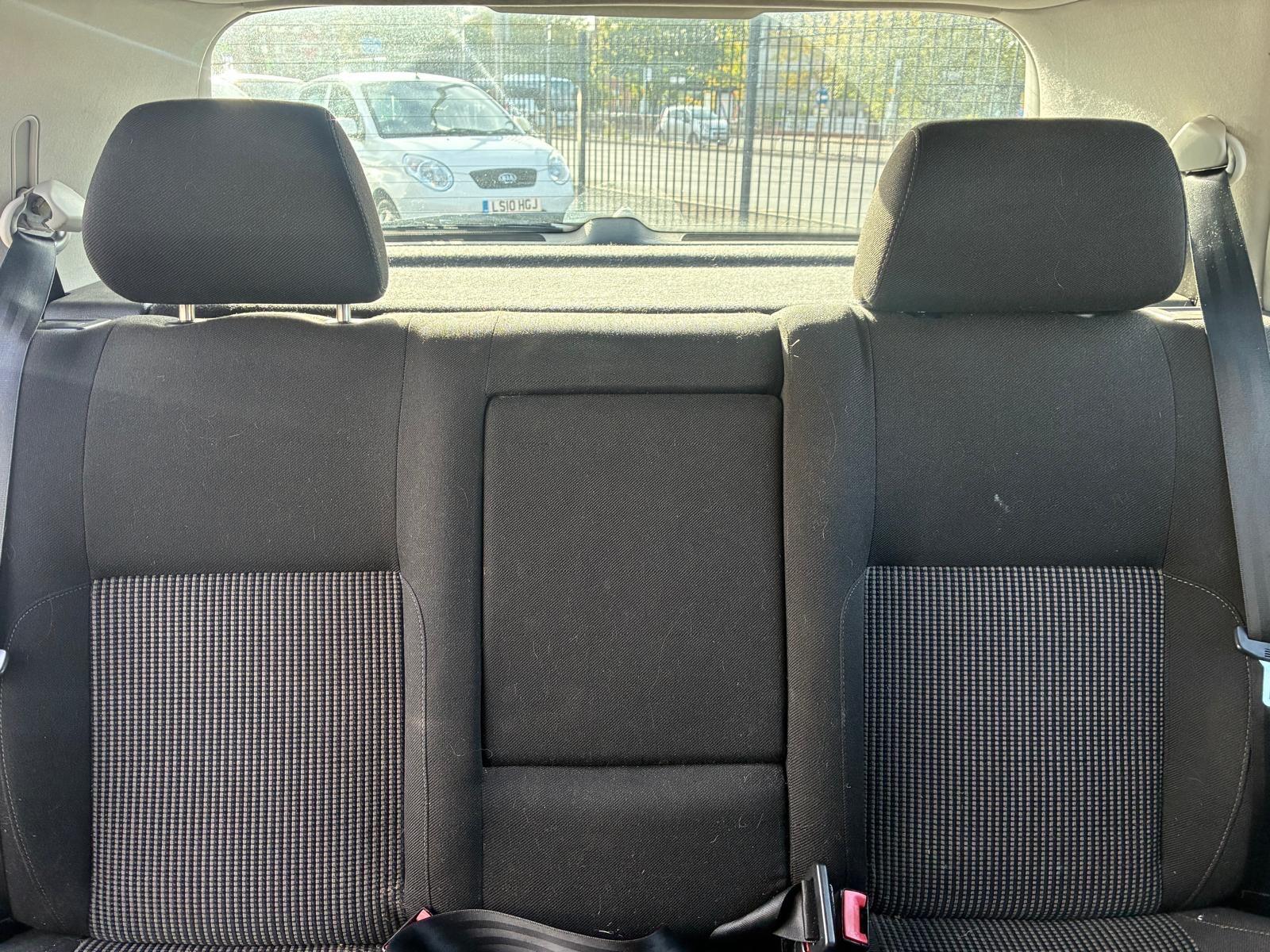 Volkswagen Golf view 13