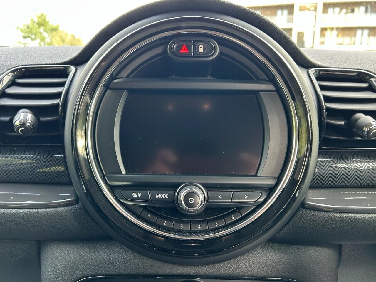 Mini Clubman view 32