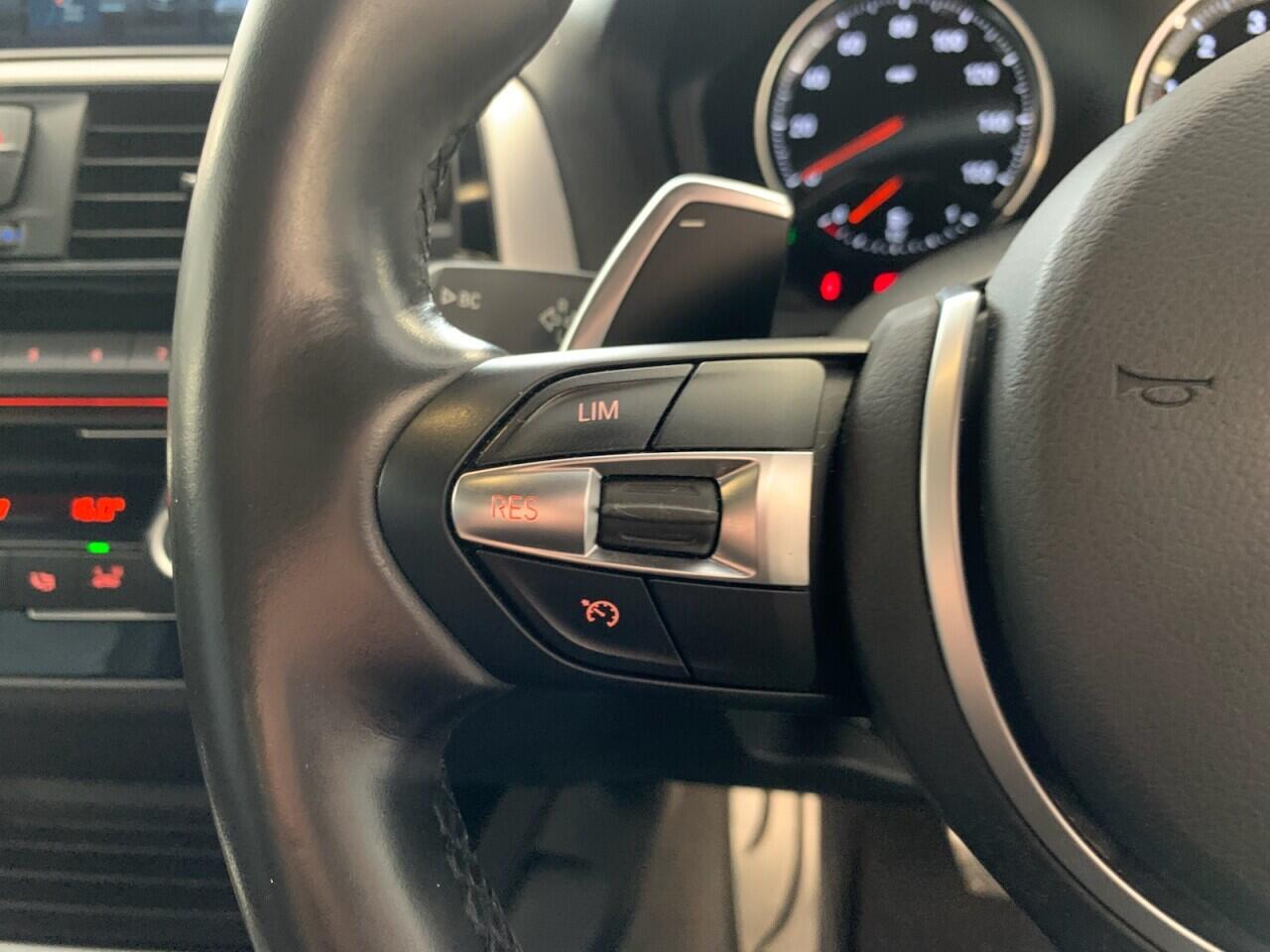BMW 1 Series view 35