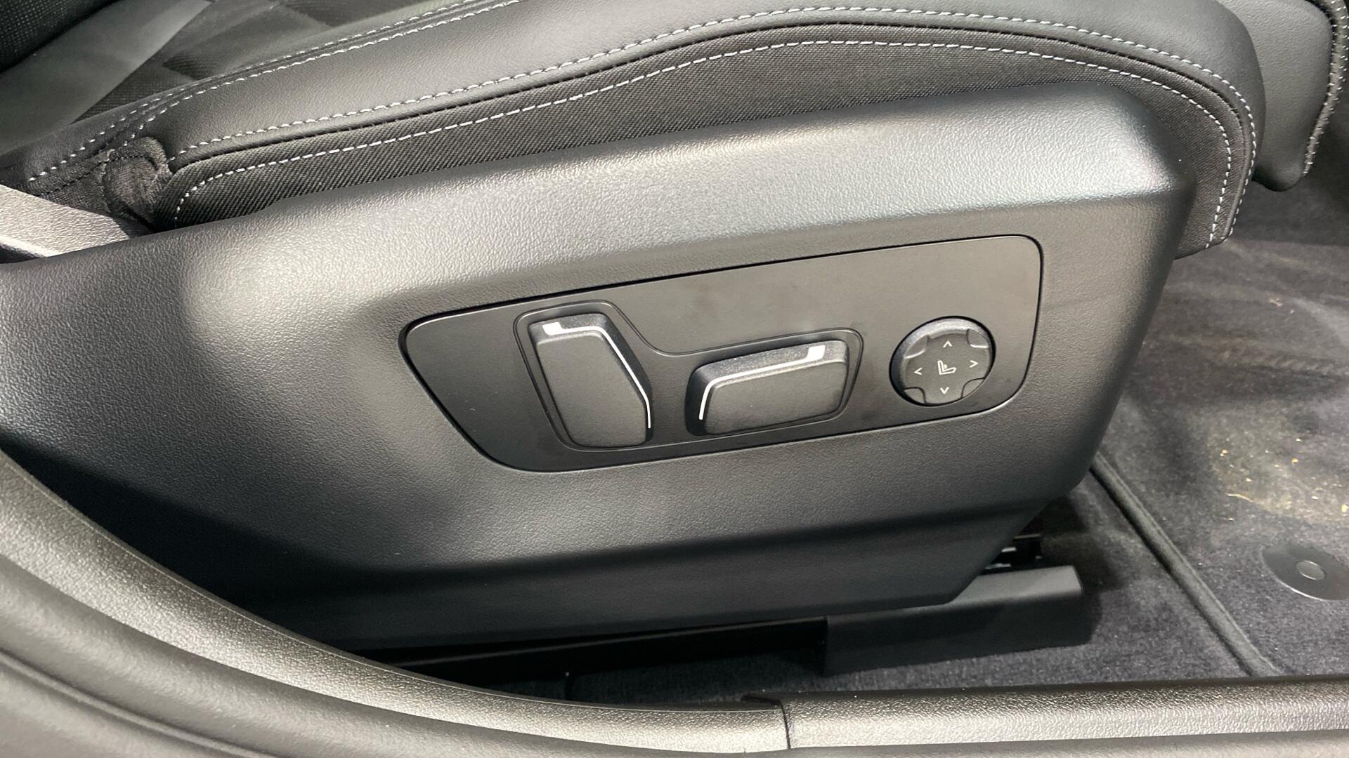 BMW i5 view 28