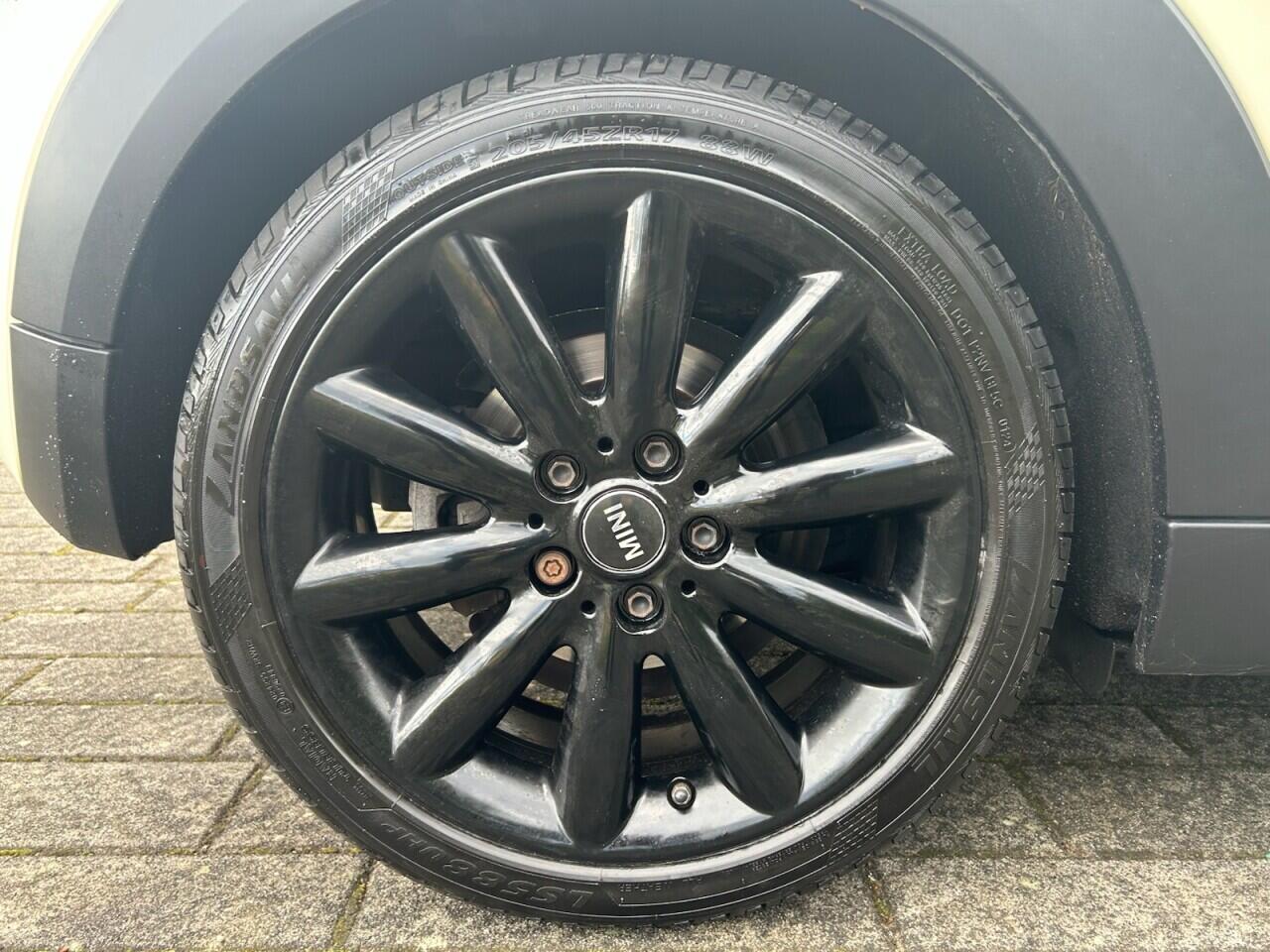 Mini Hatch view 4