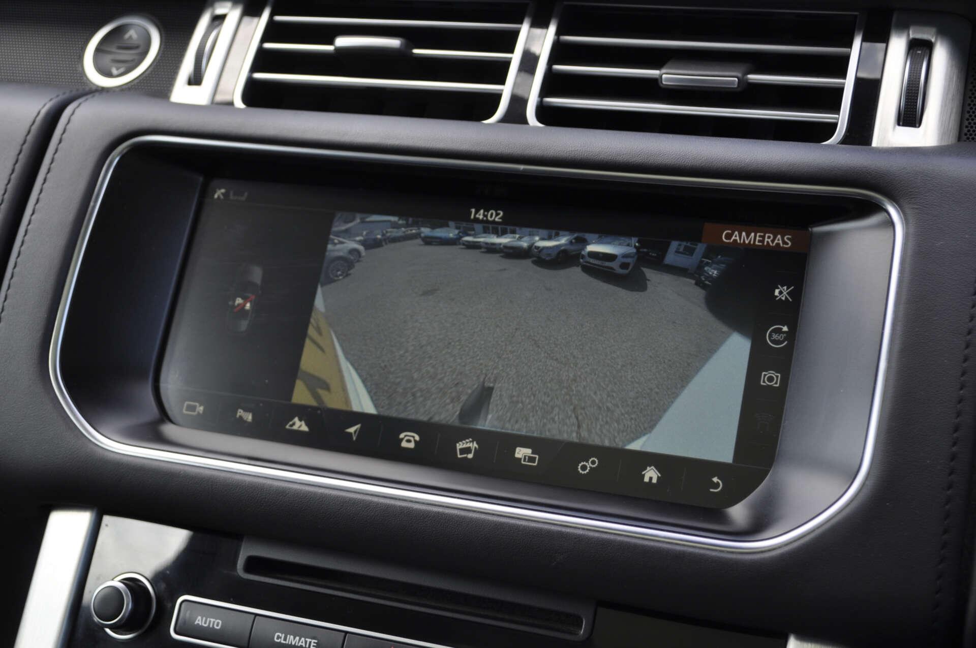 Land Rover Range Rover view 18