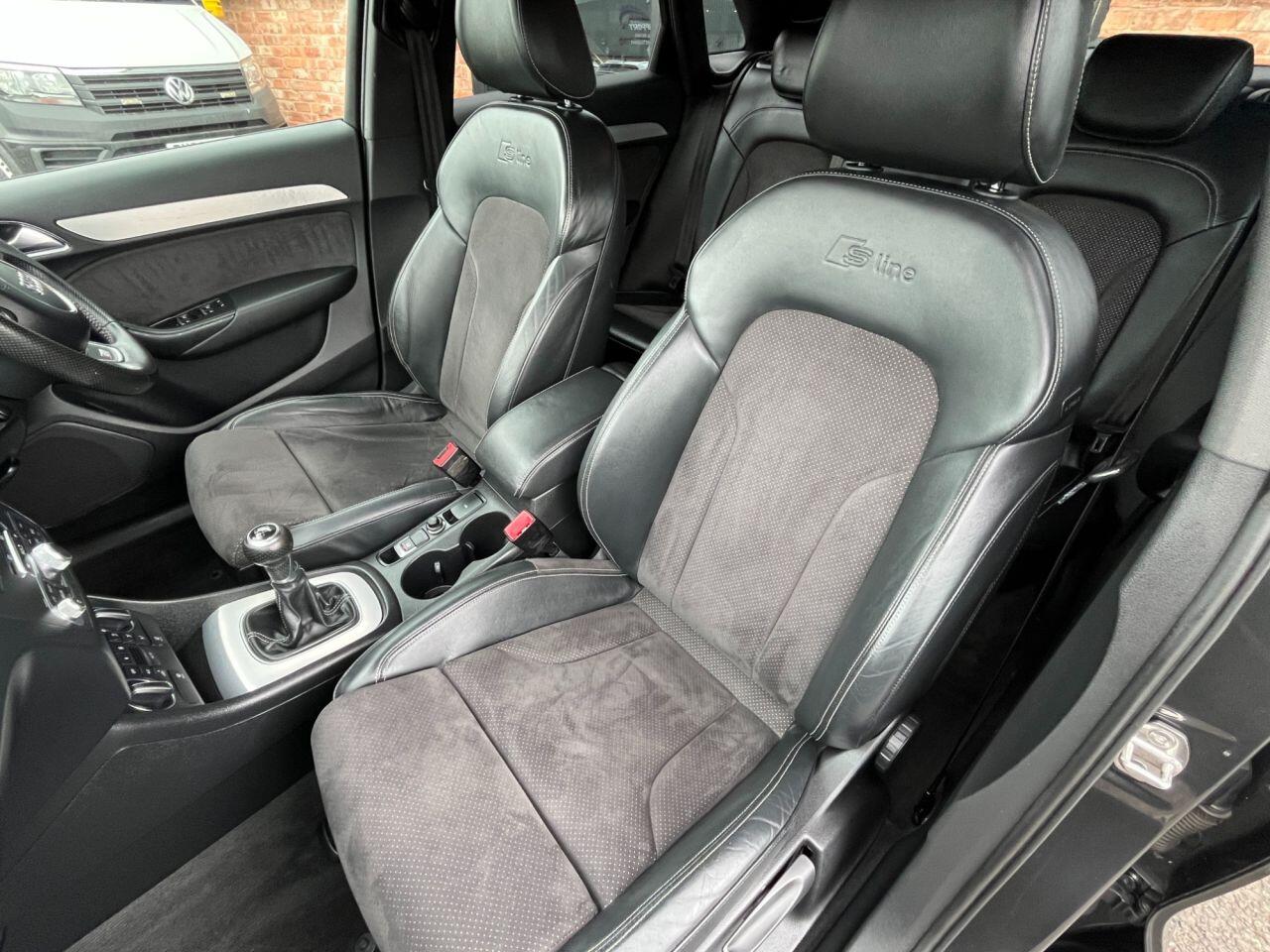 Audi Q3 view 13