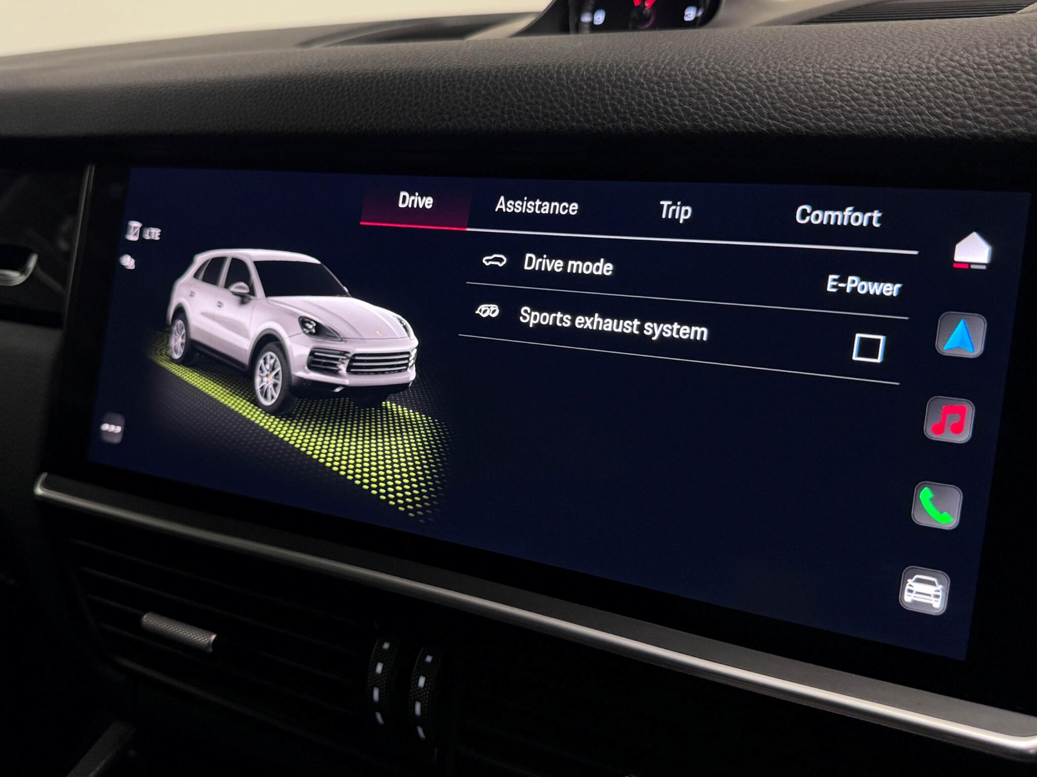 Porsche Cayenne view 56