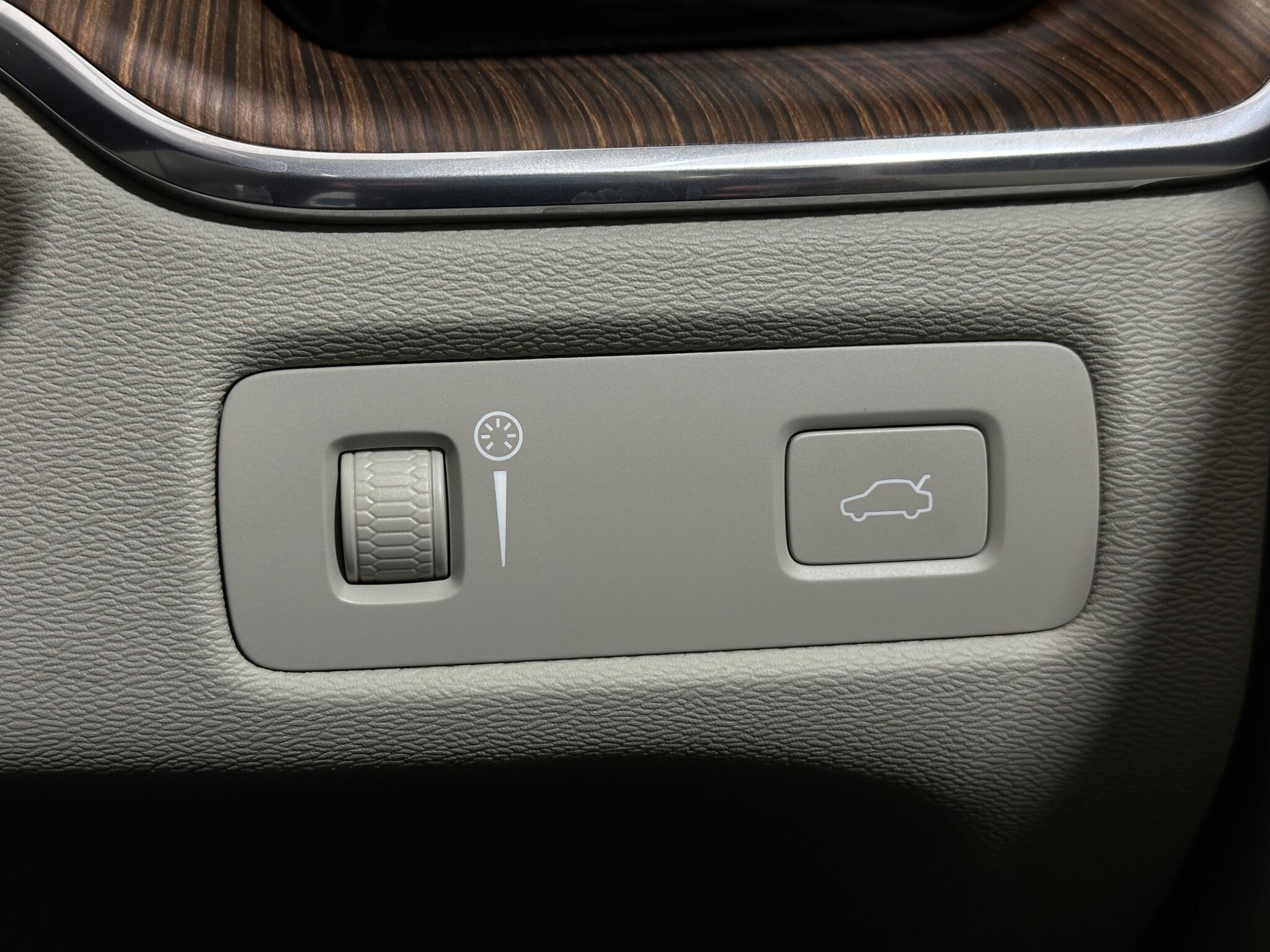 Volvo XC60 view 18