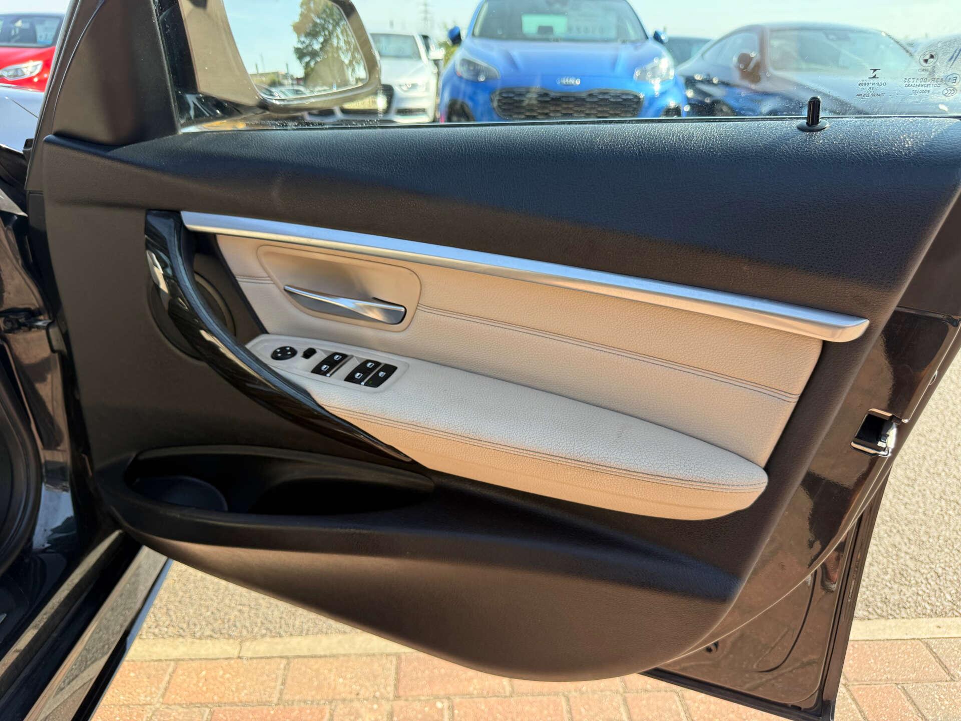 BMW 3 Series view 33