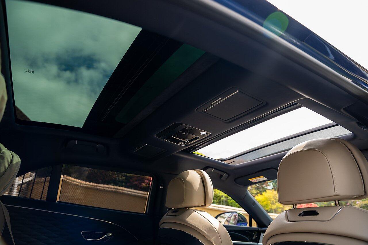 Bentley Flying Spur view 84
