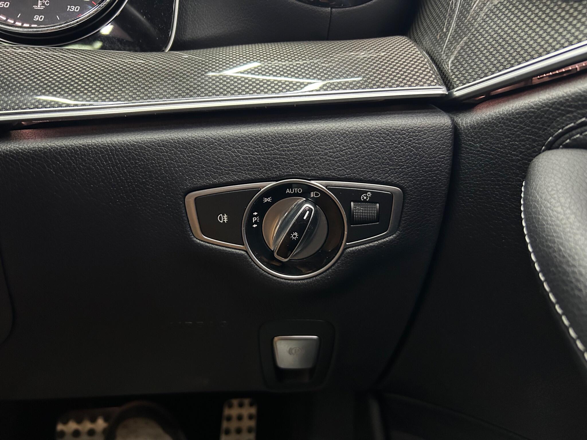Mercedes-Benz E Class view 26