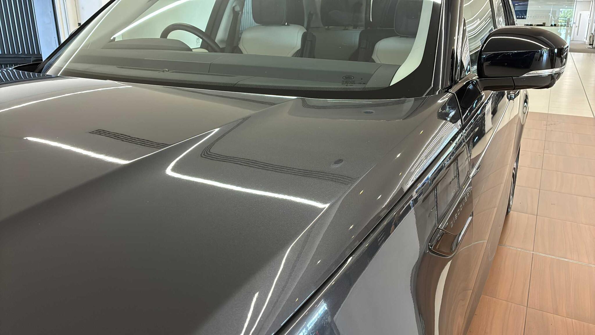 Land Rover Discovery view 20