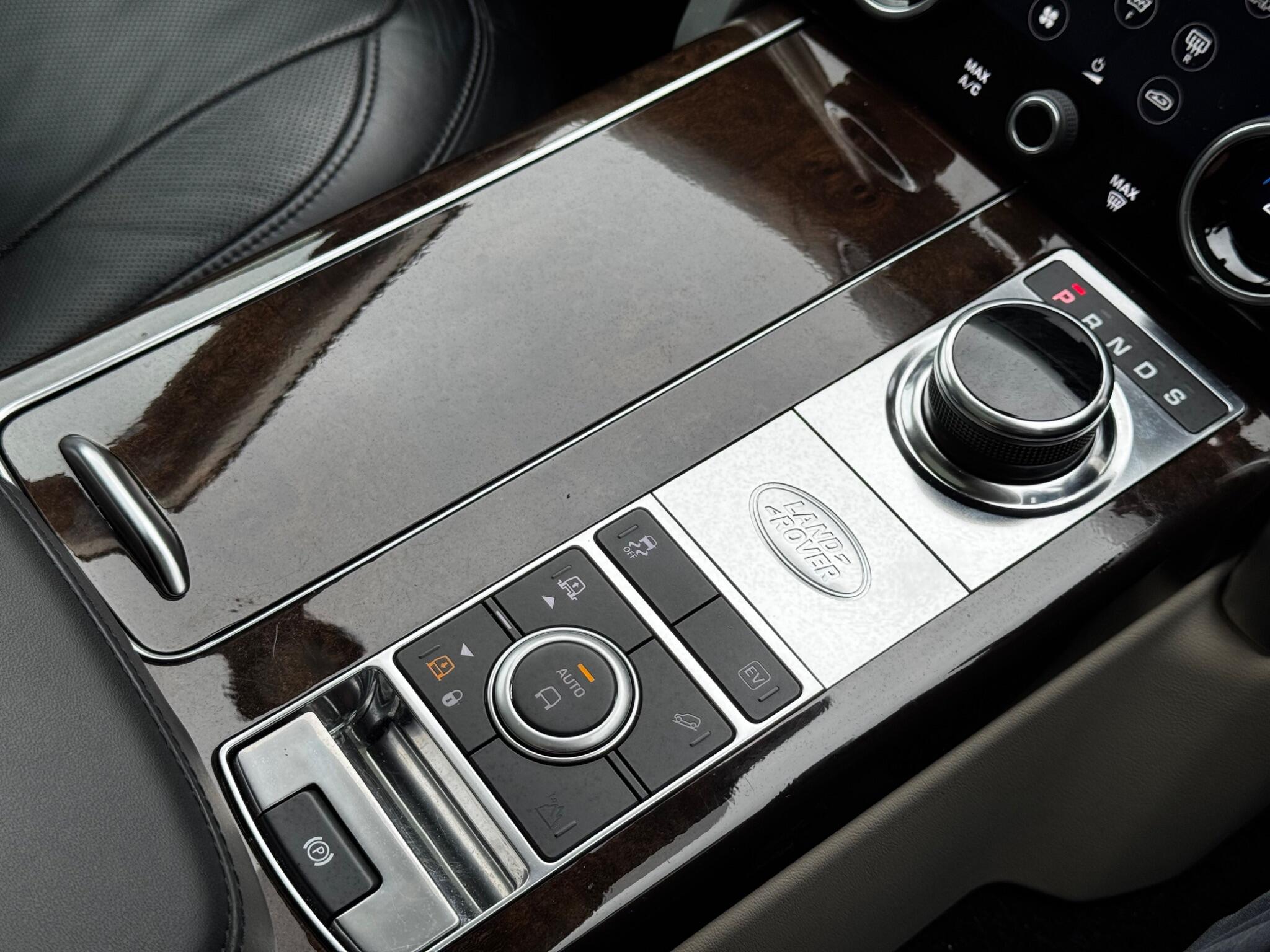 Land Rover Range Rover view 61