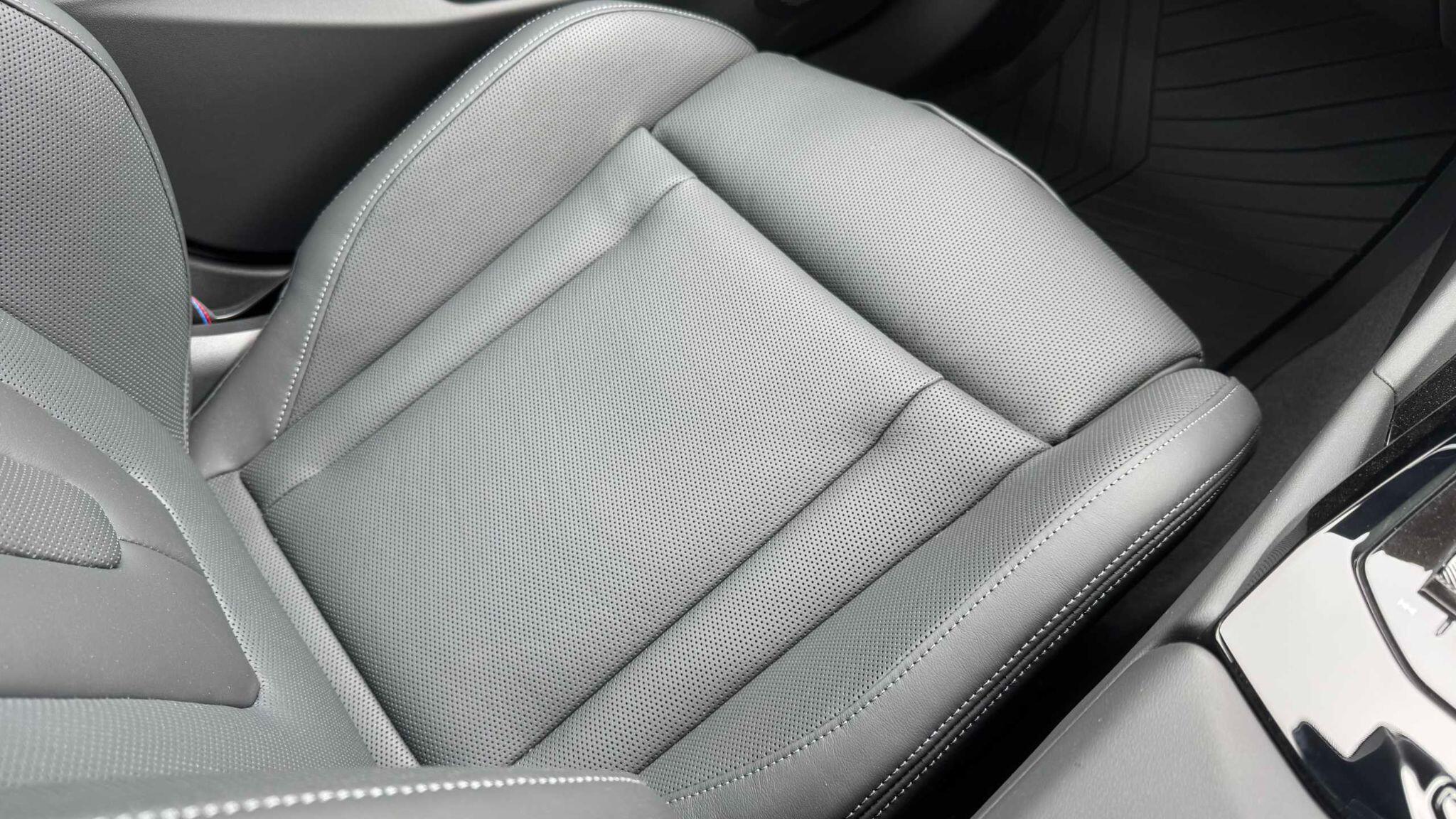 BMW M5 view 29