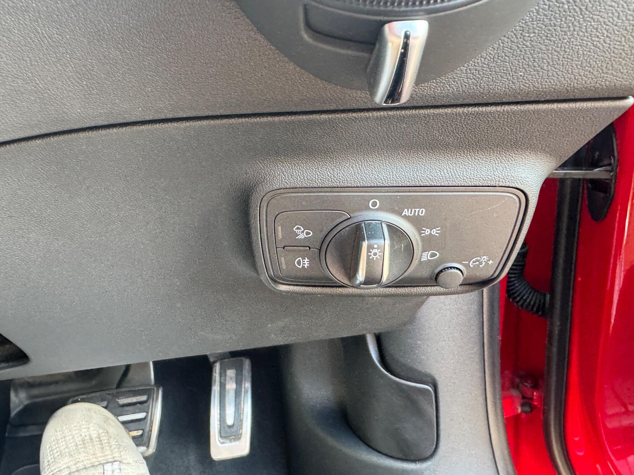 Audi TT view 31