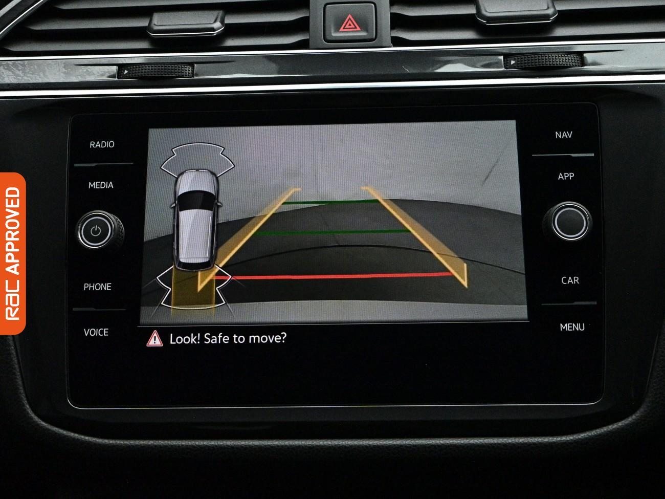 Volkswagen Tiguan Allspace view 16