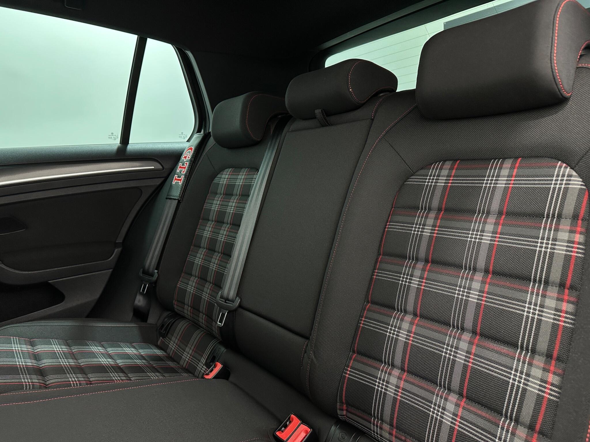 Volkswagen Golf view 40