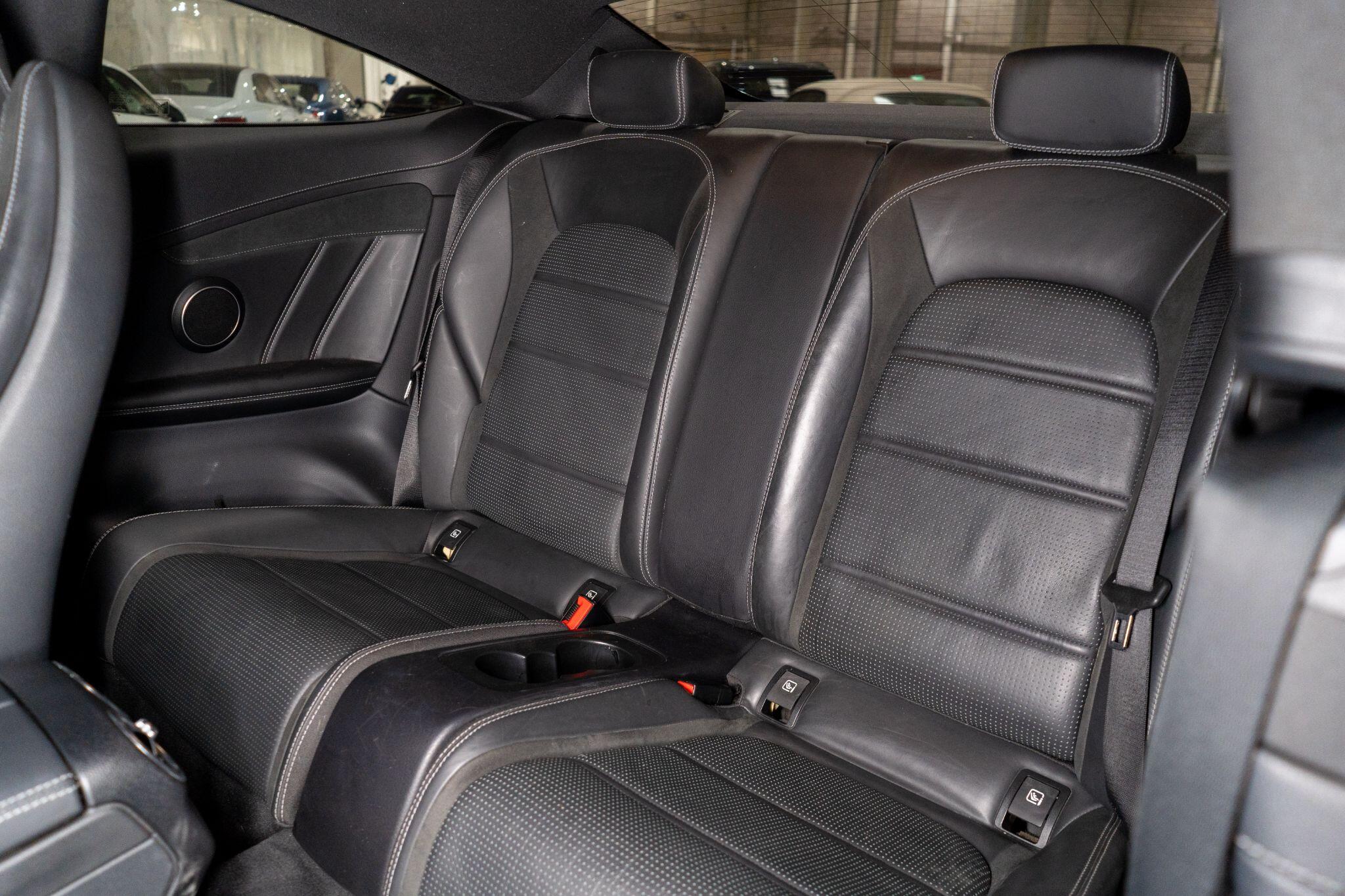 Mercedes-Benz C-Class view 19
