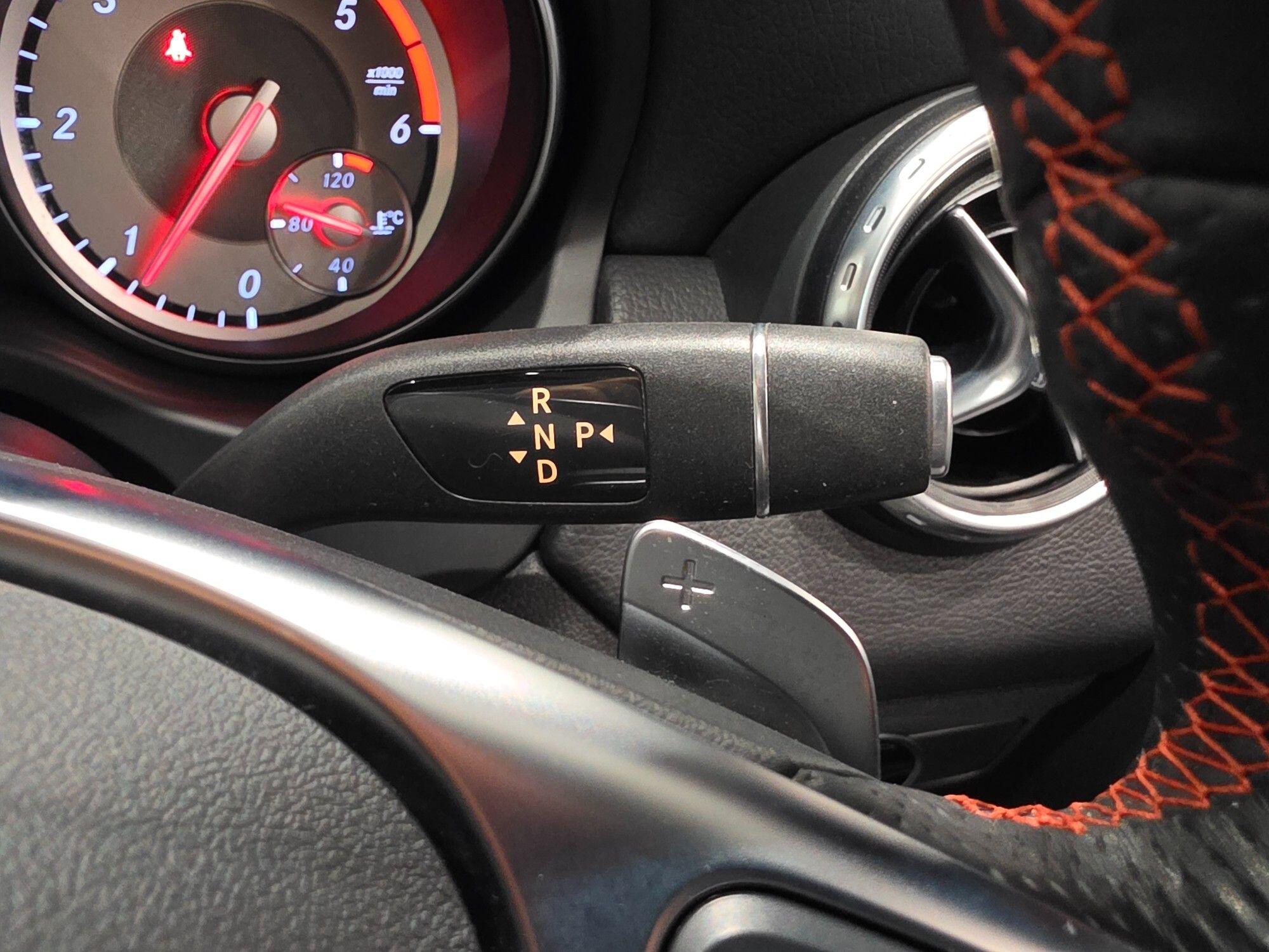 Mercedes-Benz GLA view 37