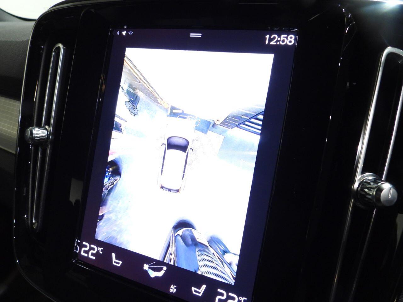 Volvo XC40 view 38