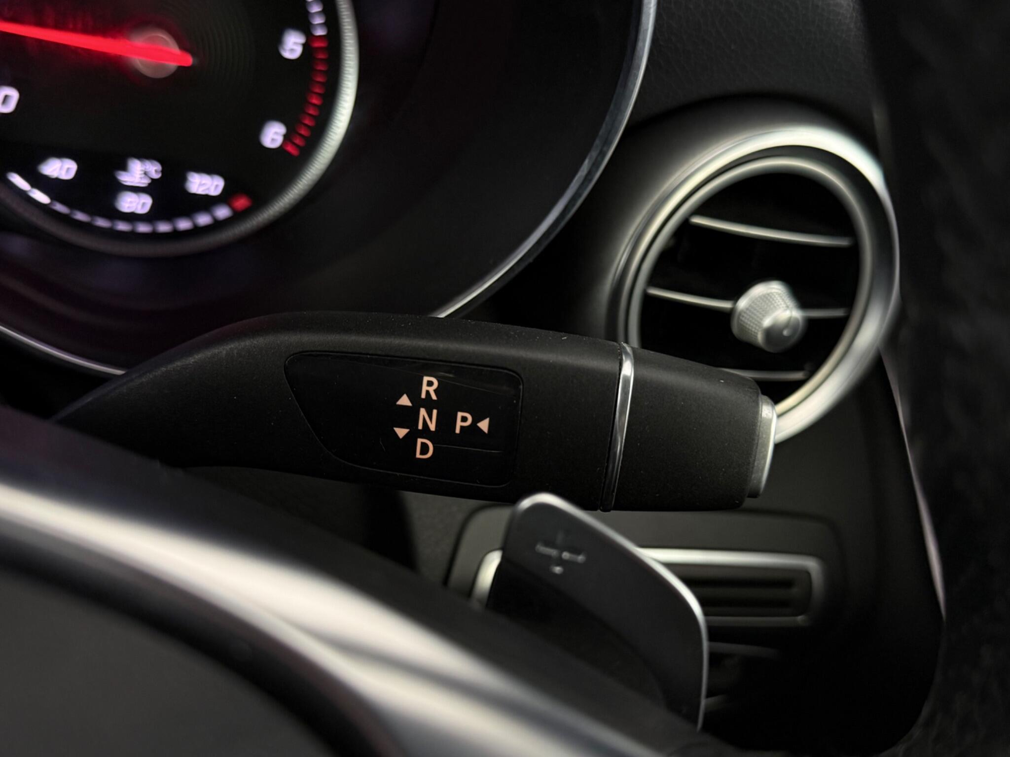 Mercedes-Benz C-Class view 16