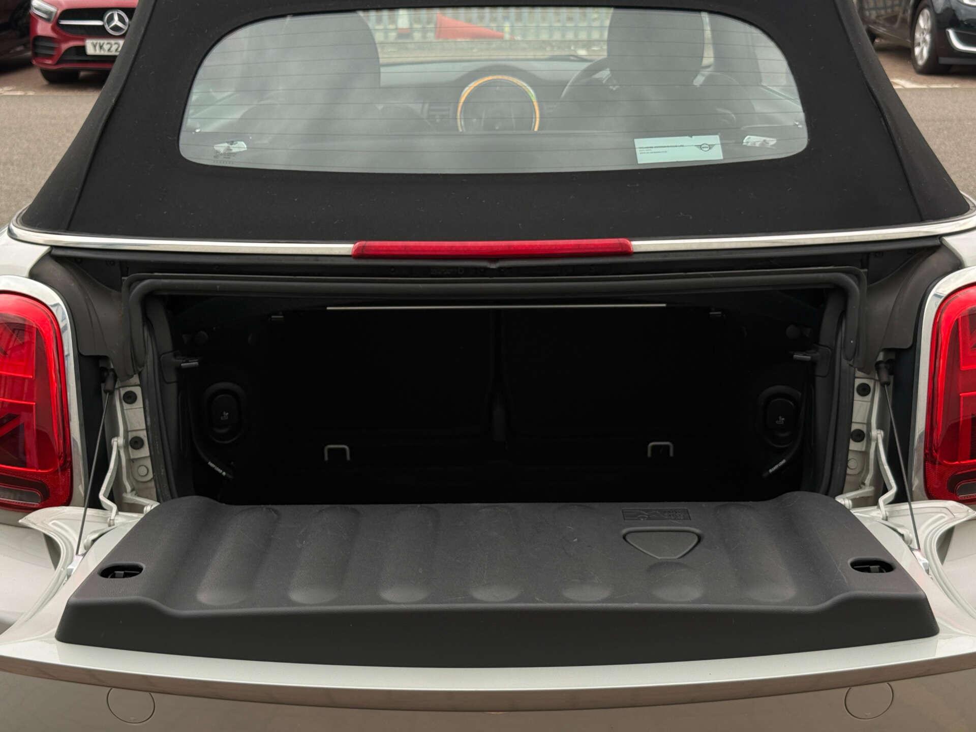 Mini Convertible view 17