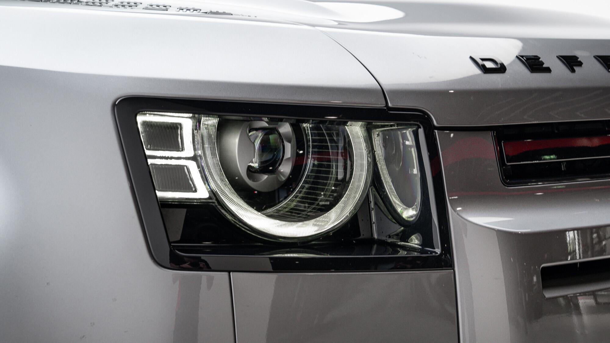 Land Rover Defender view 14