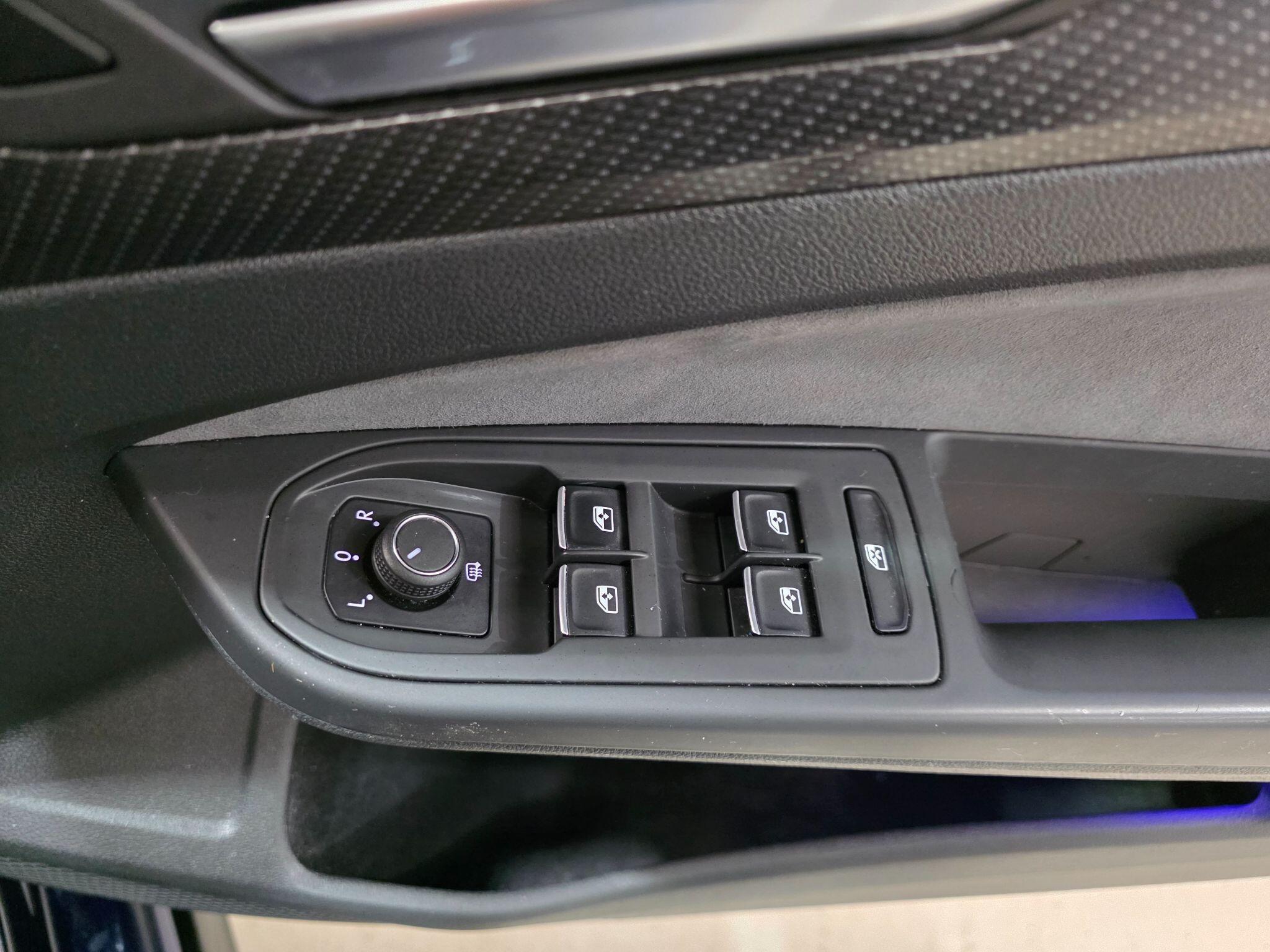 Volkswagen Golf view 12