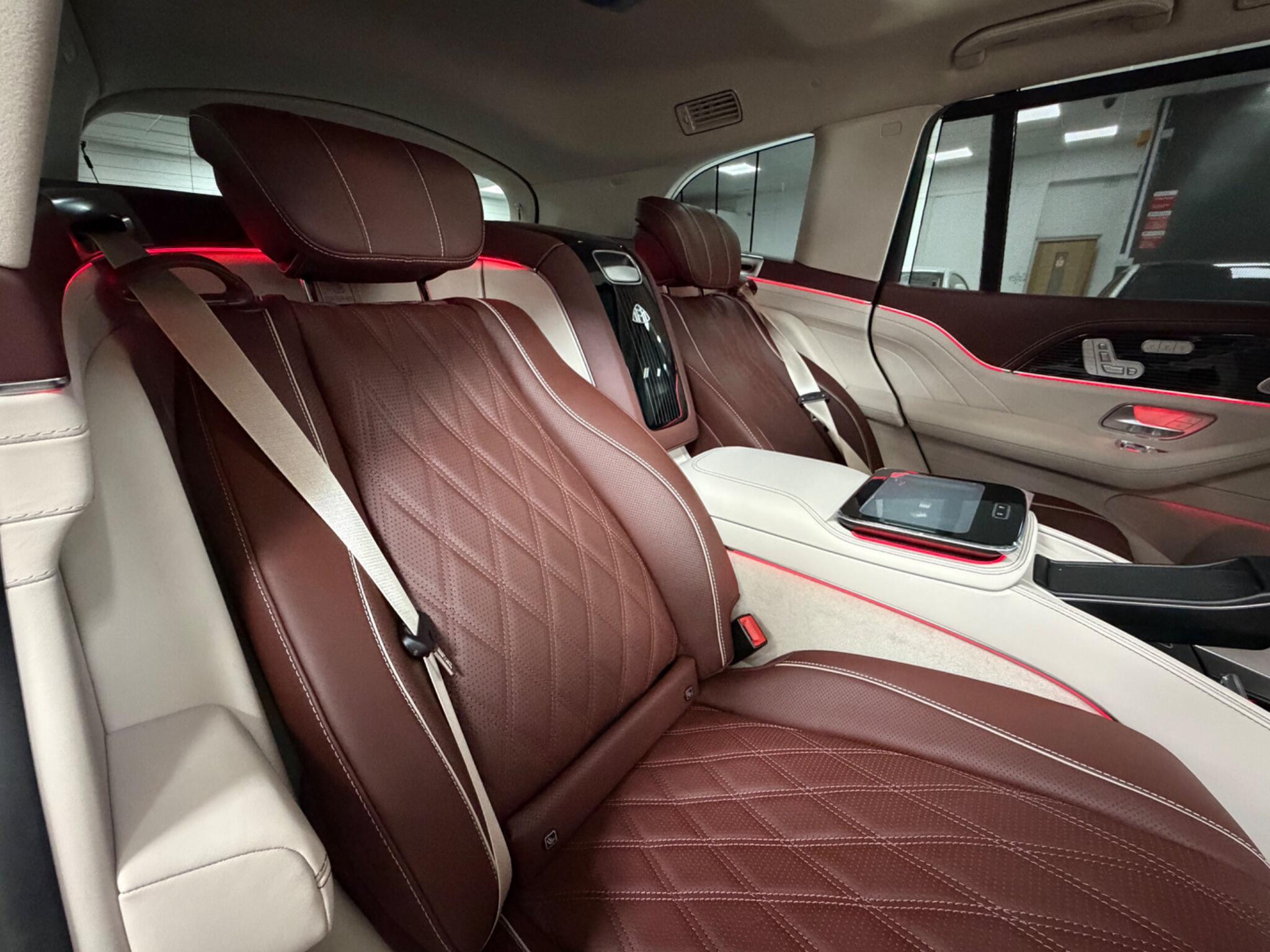 Mercedes-Benz GLS view 14