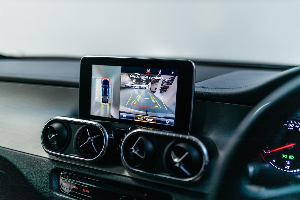 Mercedes-Benz X-Class view 24