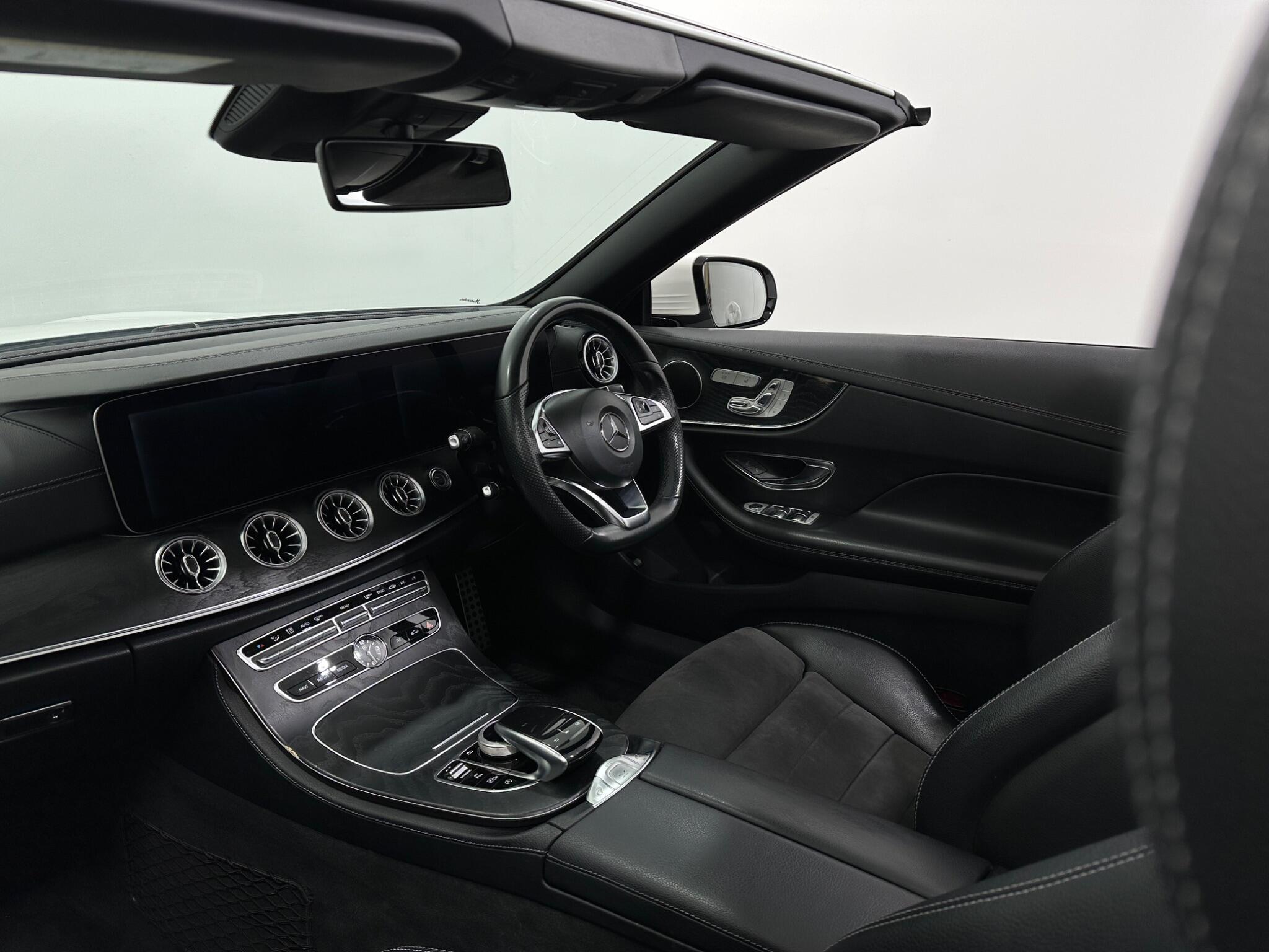 Mercedes-Benz E-Class view 32