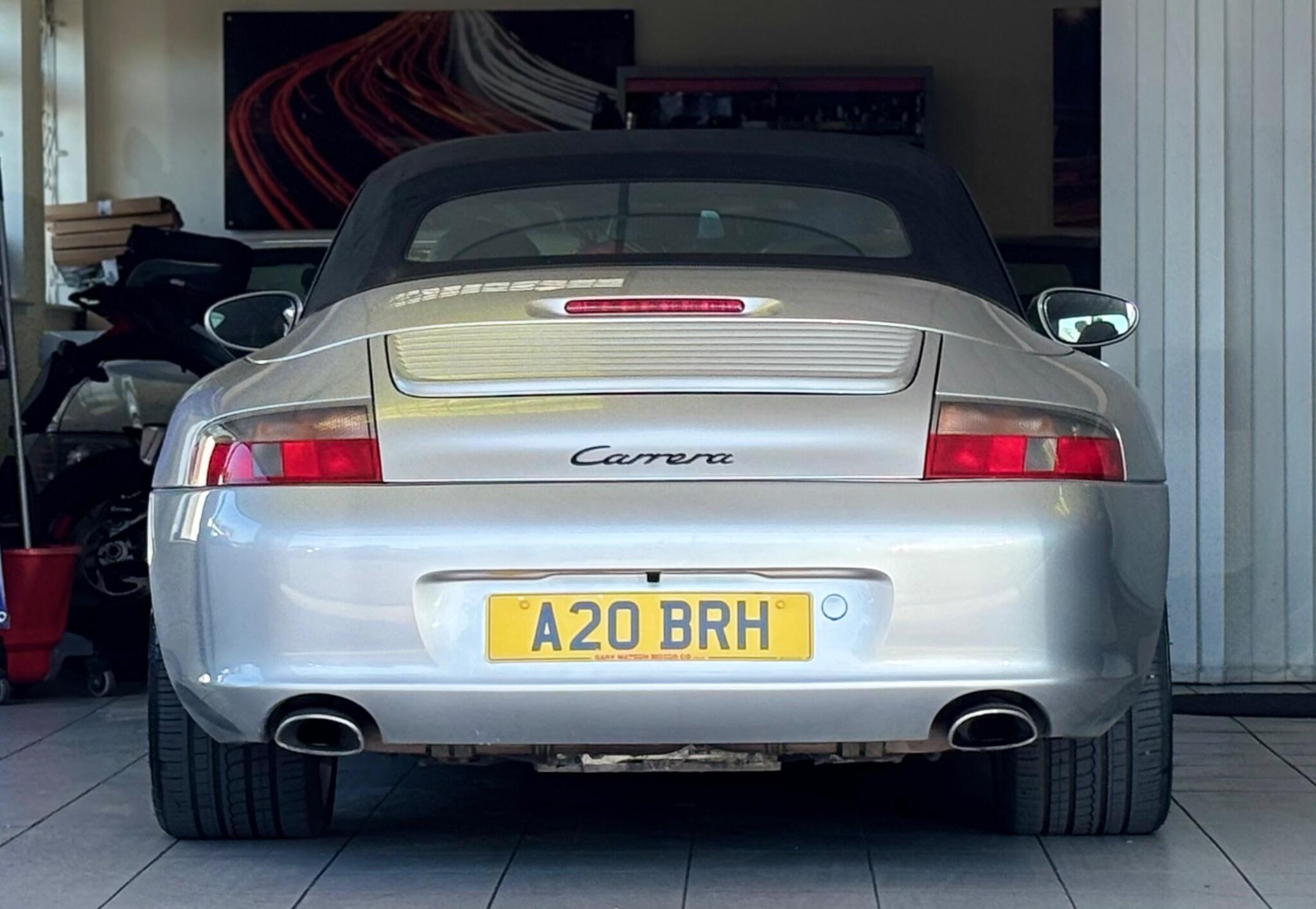 Porsche 911 view 14