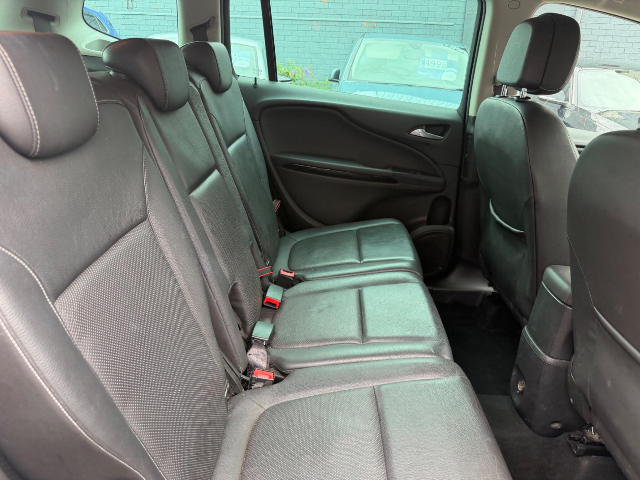 Vauxhall Zafira Tourer view 20