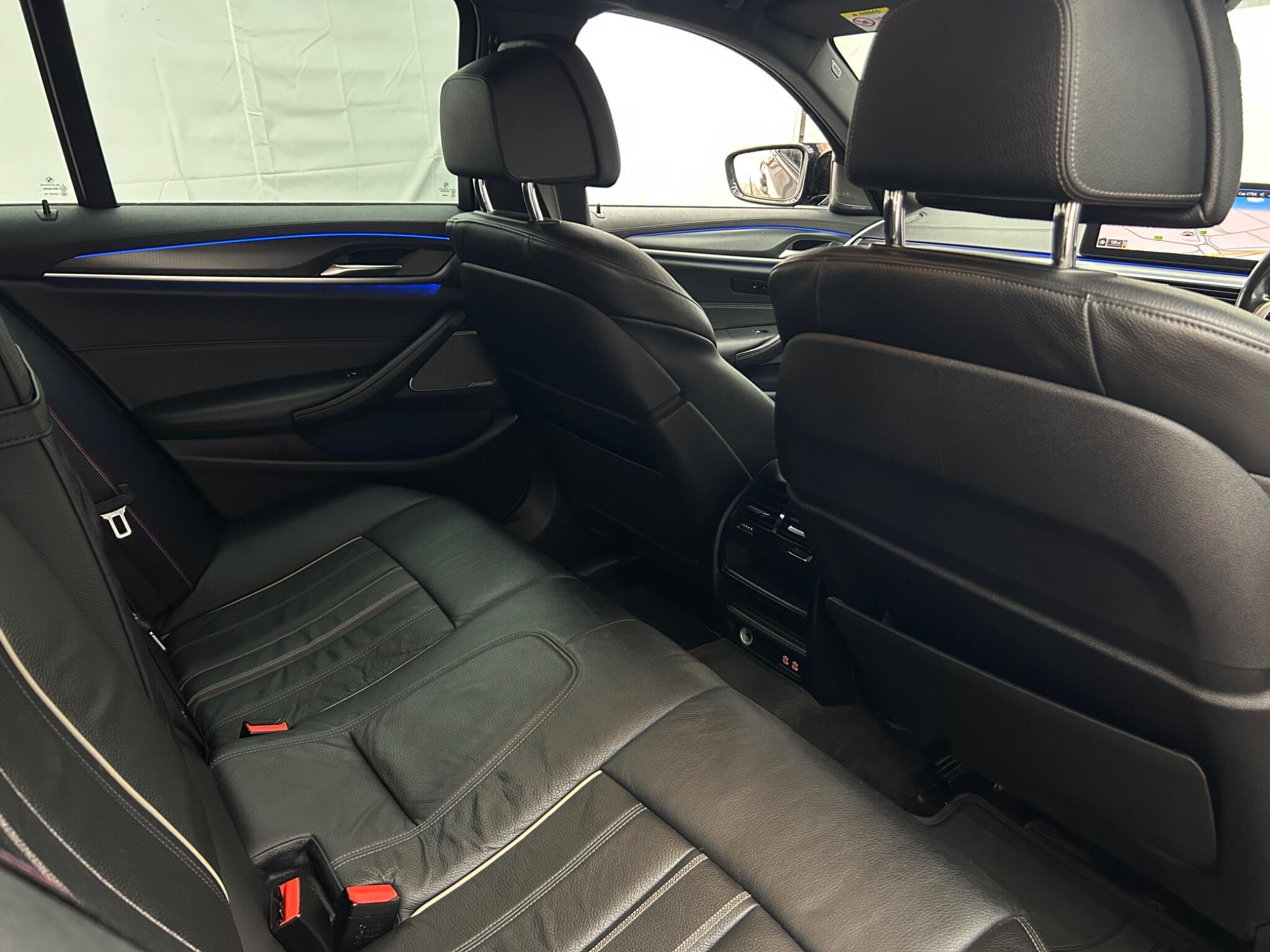 BMW 5 Series view 22