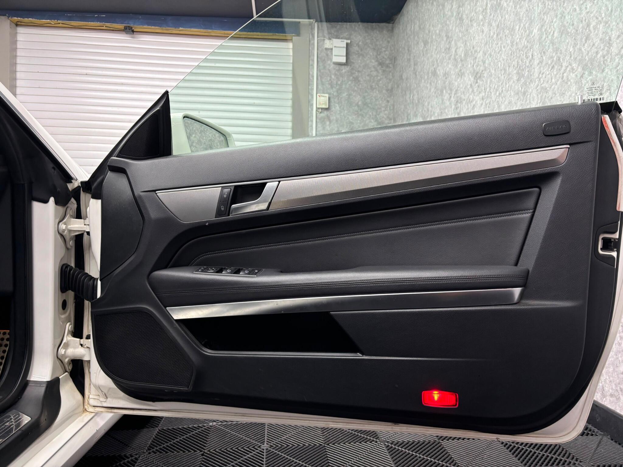 Mercedes-Benz E Class view 15