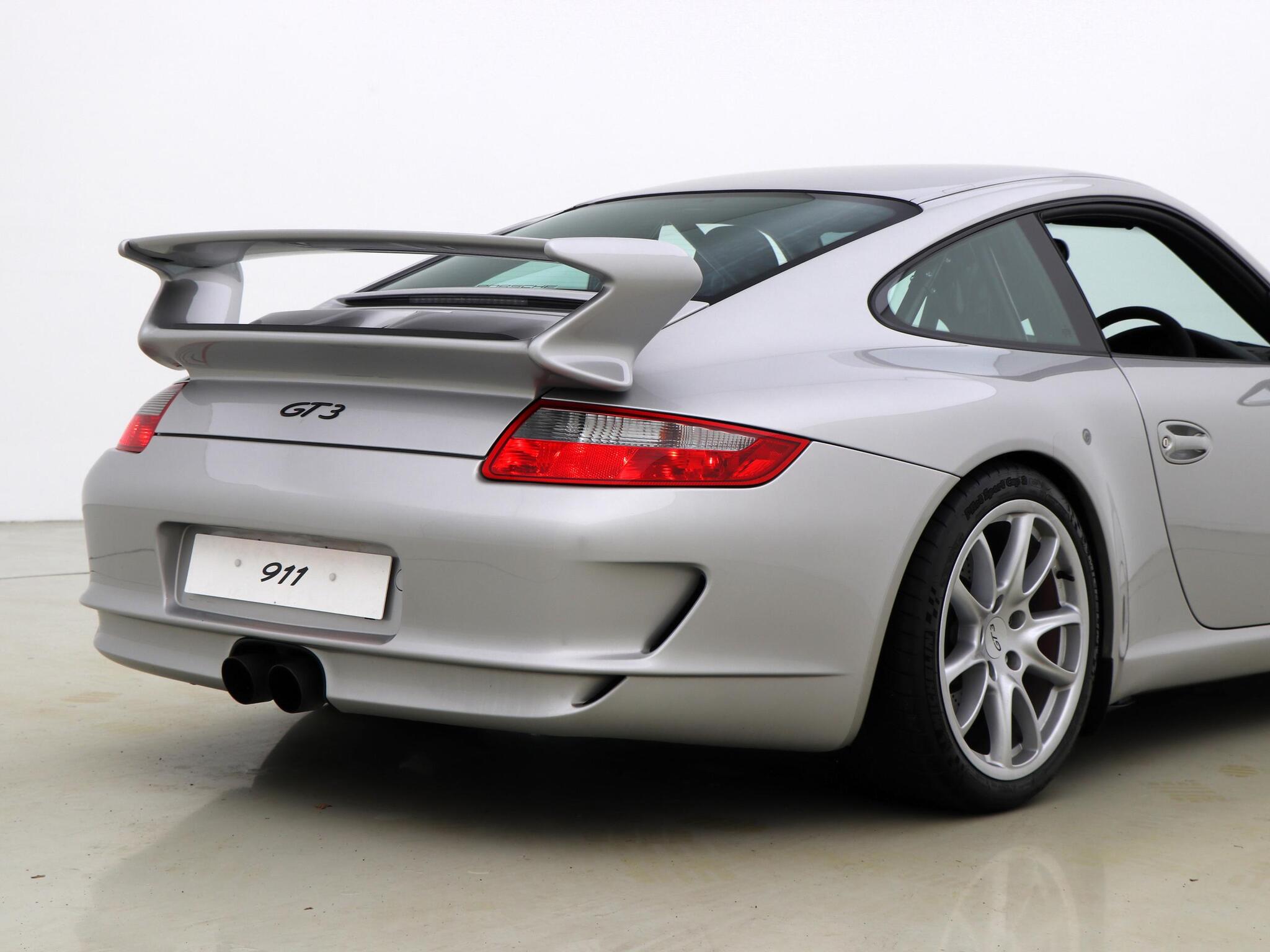 Porsche 911 view 24