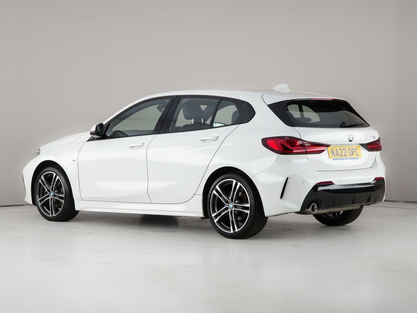 BMW 1 Series view 9