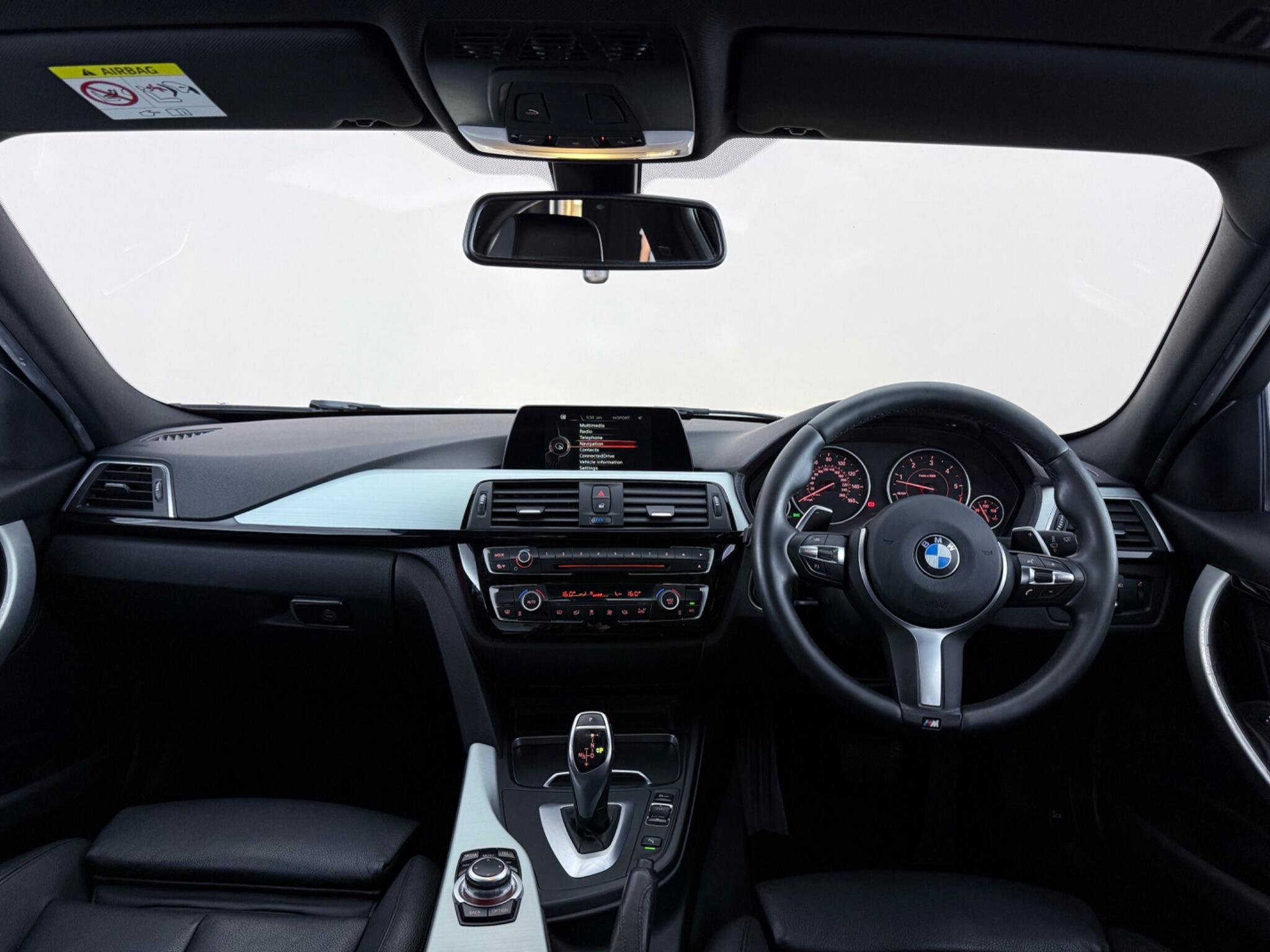 BMW 3 Series view 34